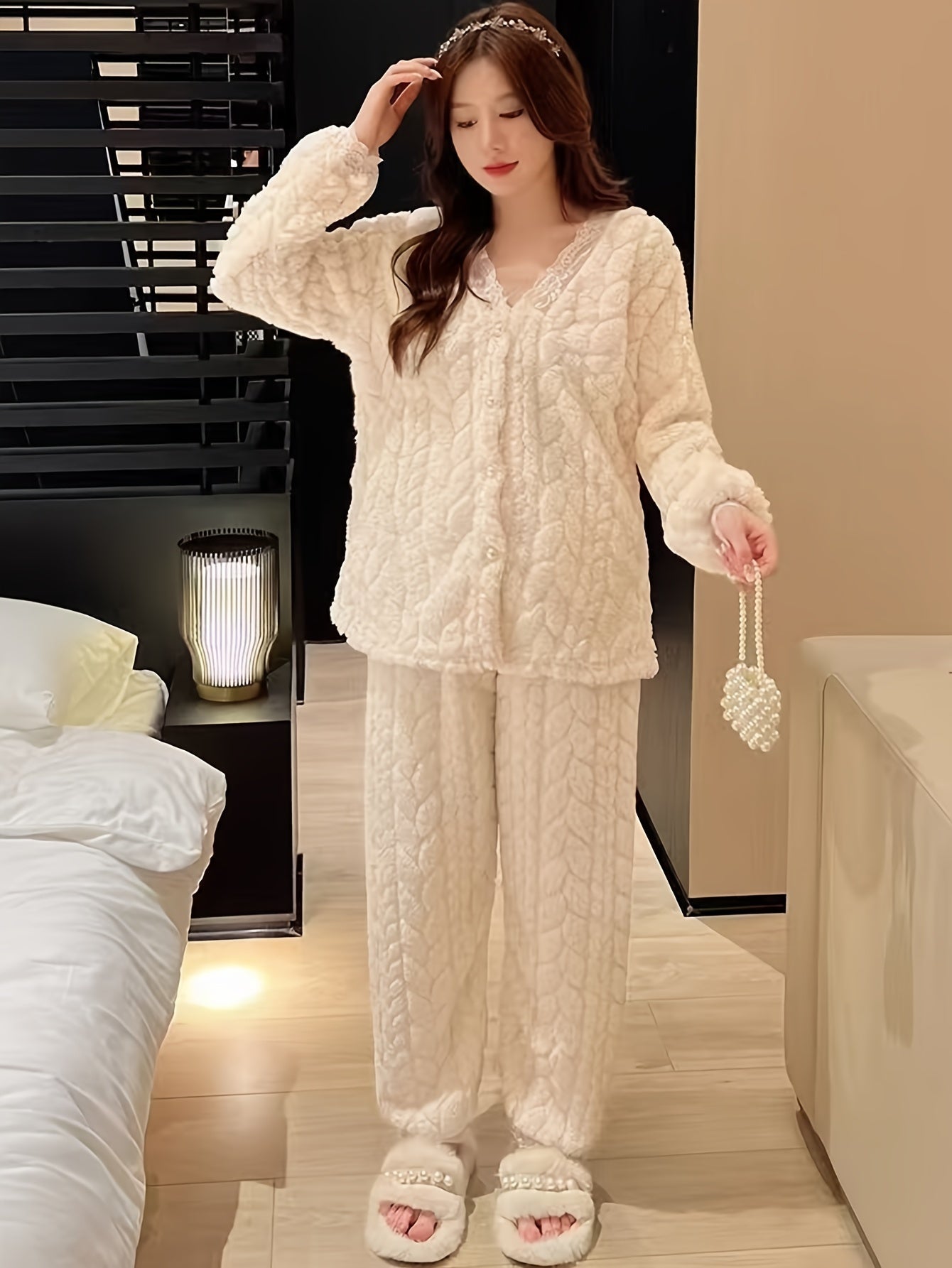 A Set of Women's Coral Velvet Pajamas - Sexy V Collar Long Sleeve Suede Pajamas，with Contrast Lace Details，Solid Color Knitted Fabric，Adult Autumn and Winter Warm Homewear