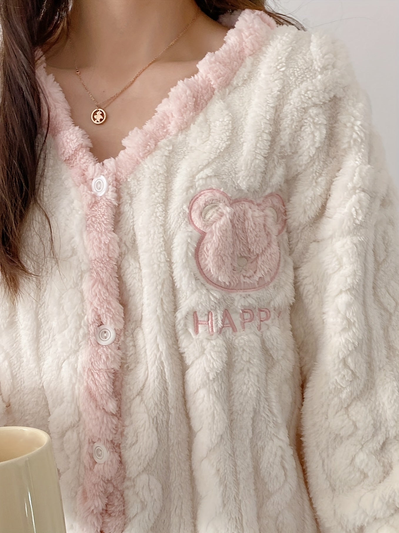 【Customer Favorite】Comfortable Fleece Women's Pajama Suit，with Cute Bear and Letter Pattern - Casual Long-Sleeved Top and Pants，Winter Non-Retractable Polyester Pajamas