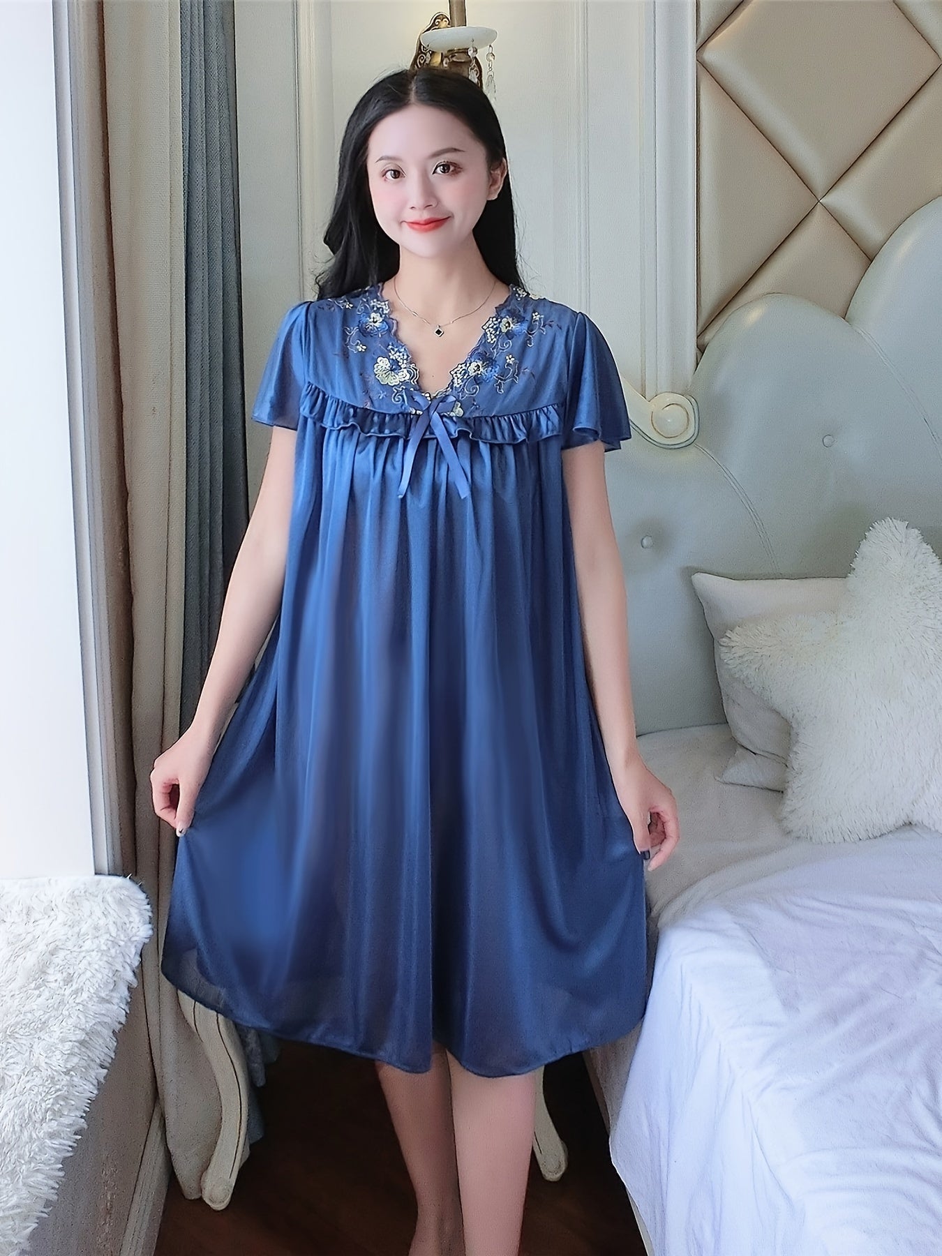 Elegant Ladies Travel Nightgown：V Collar，Short Sleeve，Embroidered Edge，Silk Satin，Light，Spring and Summer，Adult Size，Suitable for Hotels Or Families