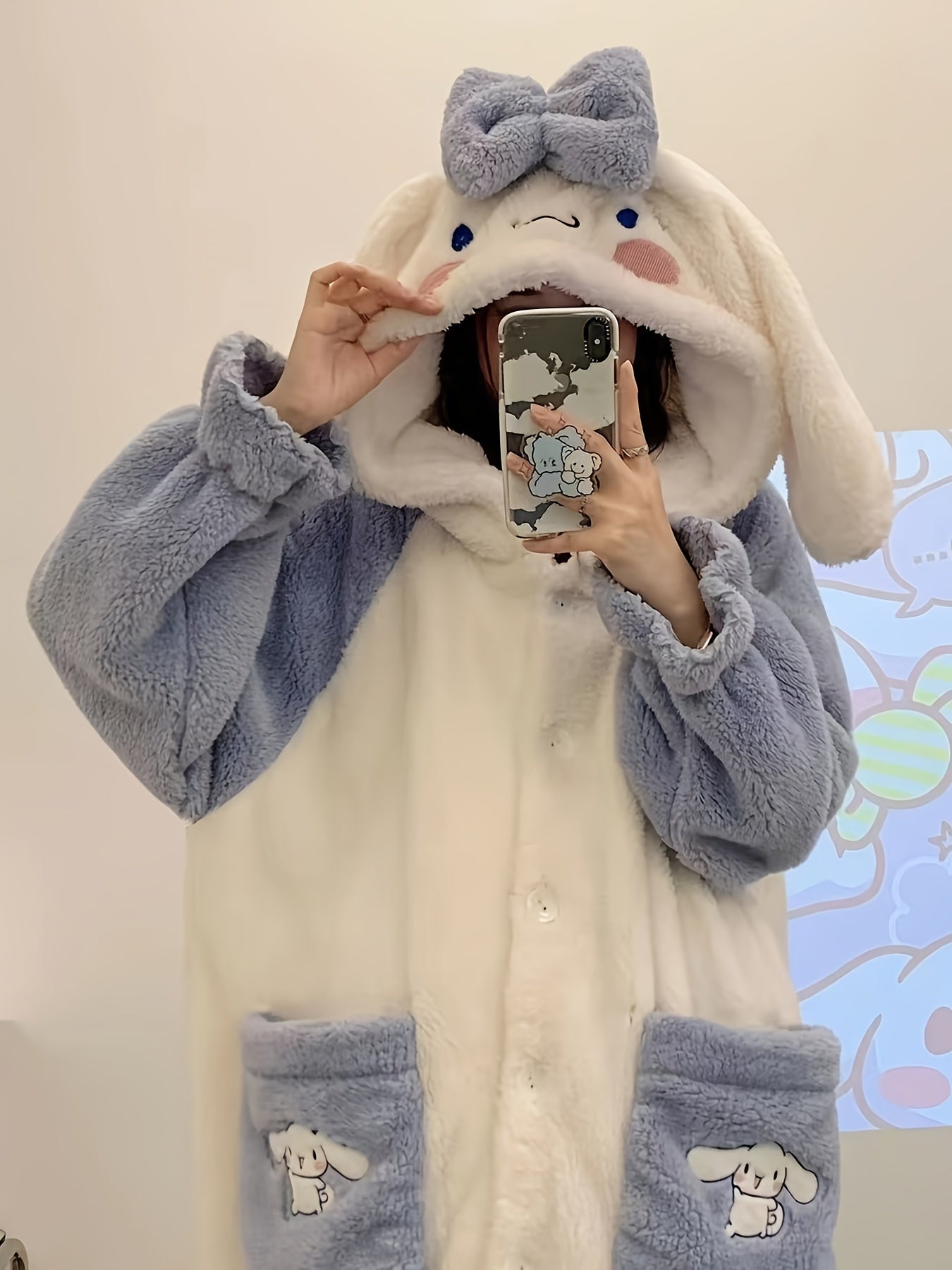 [Authorization - Sanrio] Cute Flannel Ladies' Robe，Warm Winter Cartoon Printed Pajamas，Long Sleeve，Comfortable and Cute Style，Pants Not Included