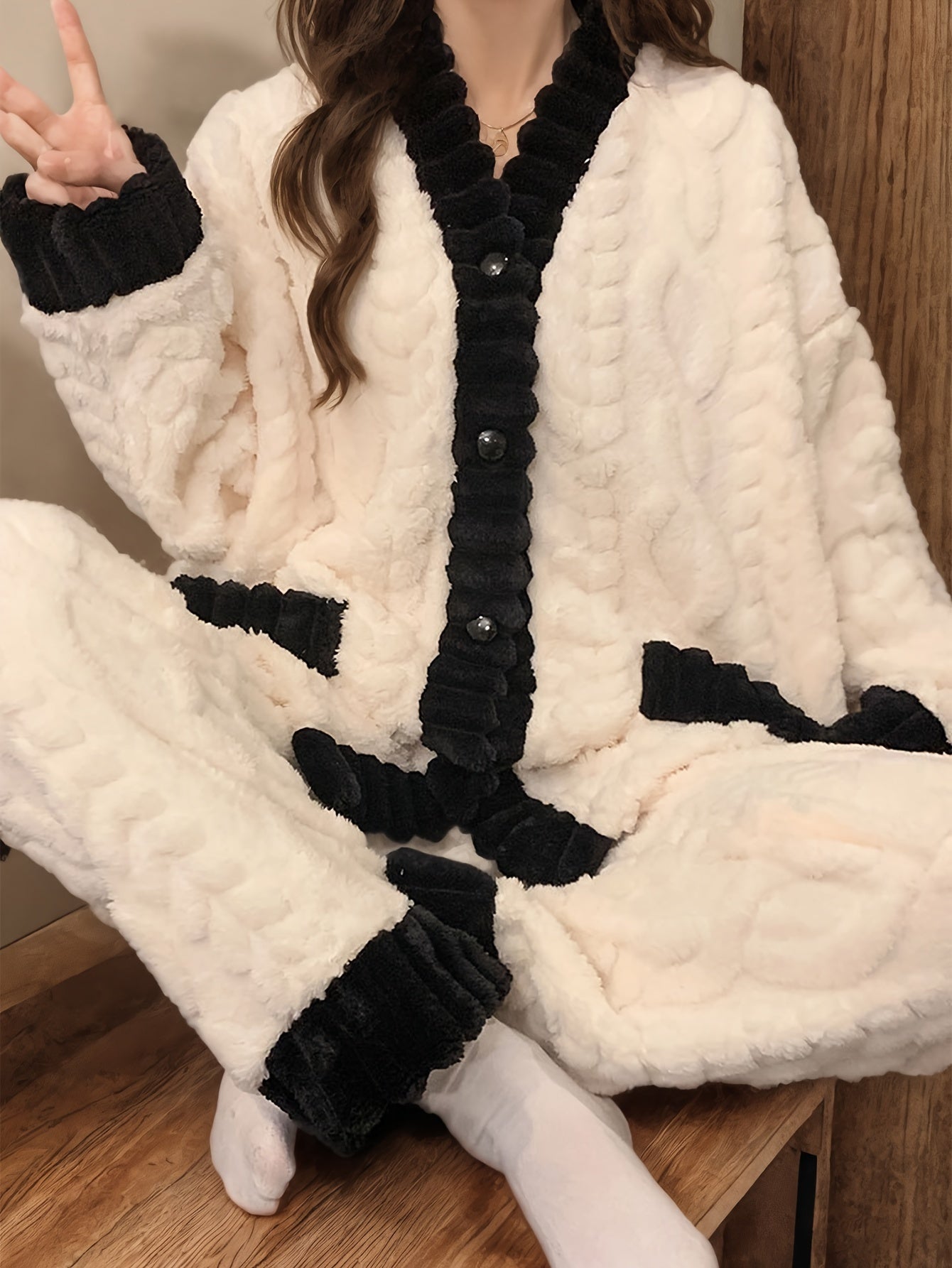 【Lucky Preferred】Coral Velvet Pajamas Women's Autumn and Winter Fleece-lined Thick Warm Long Sleeves Trousers Sweet Home Wear Hot Sale