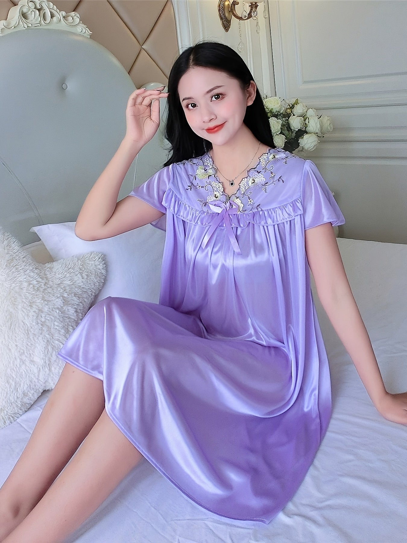 Elegant Ladies Travel Nightgown：V Collar，Short Sleeve，Embroidered Edge，Silk Satin，Light，Spring and Summer，Adult Size，Suitable for Hotels Or Families