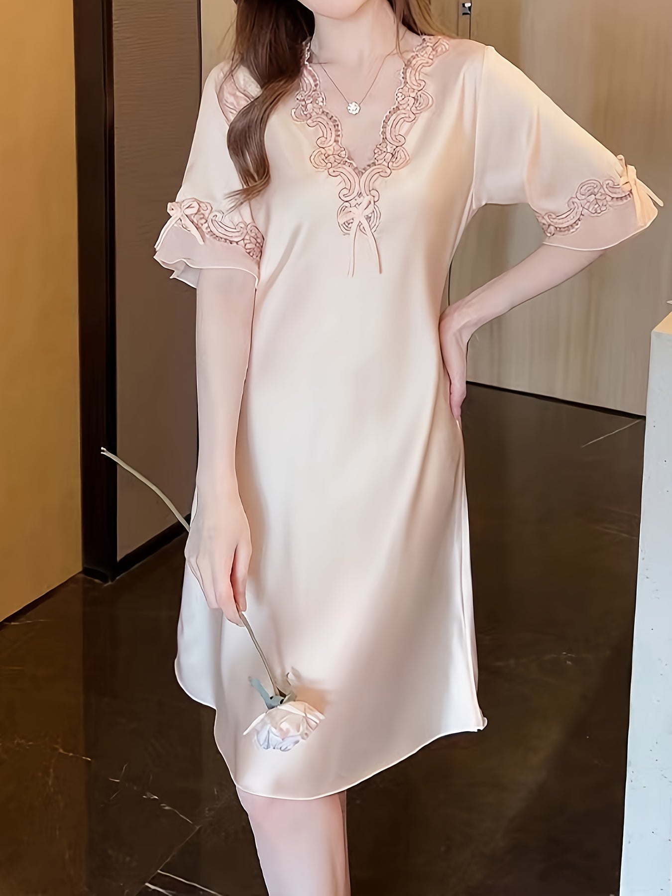 Women's Summer Chic Lace V Collar Pajamas - Soft Chiffon，Short Sleeve，Opaque Nightdress