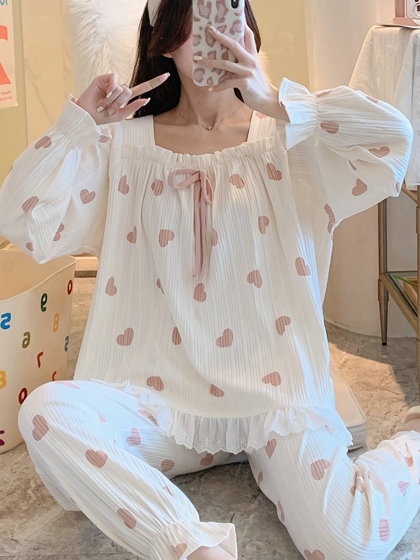 Women's Heart Shape Printed Sweet Rib Ruffled Decorative Pajamas Suit，Ruffle Sleeve Bow Decoration Square Collar Top and Pants，Comfortable and Loose Autumn Version