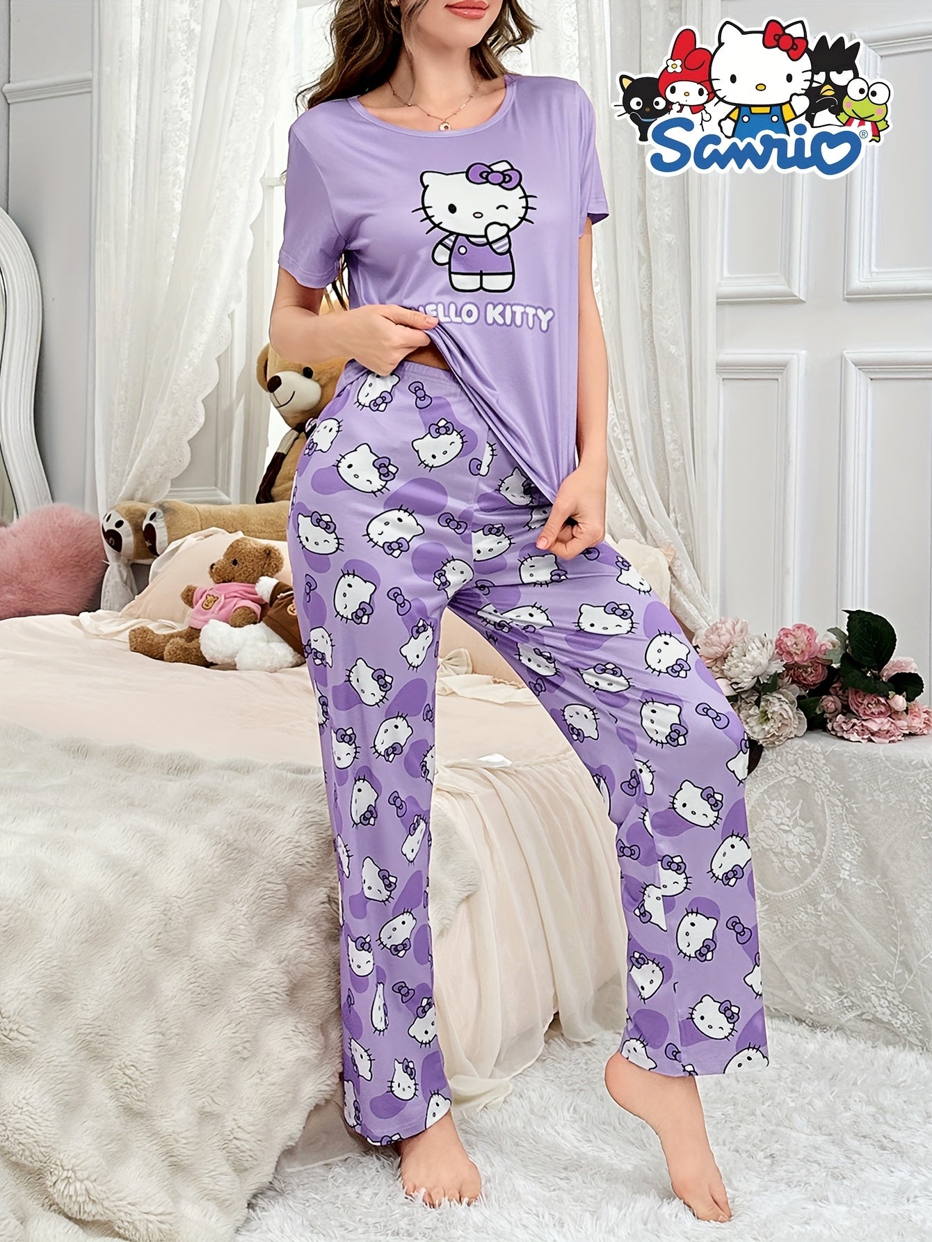 Women's Cute Hello Kitty Printed Pajamas Suit，Short Sleeve round Neck Top and Pants，Comfortable Loose Design，Sanrio