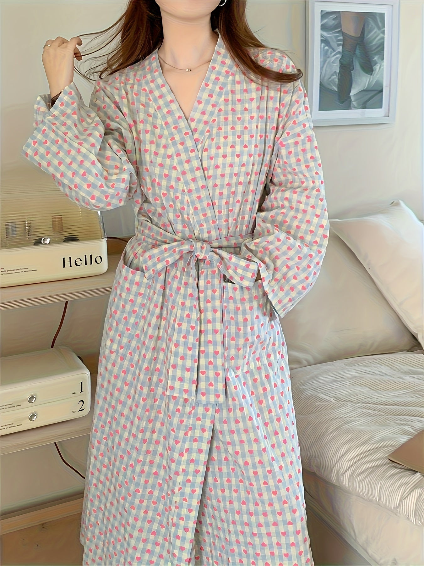 Large Size Elegant Women's Pajamas，Heart-Shaped and Plaid Printed Long Sleeves V Collar Loose Robe，with Belt，Spring and Summer，Homewear，Bathrobe