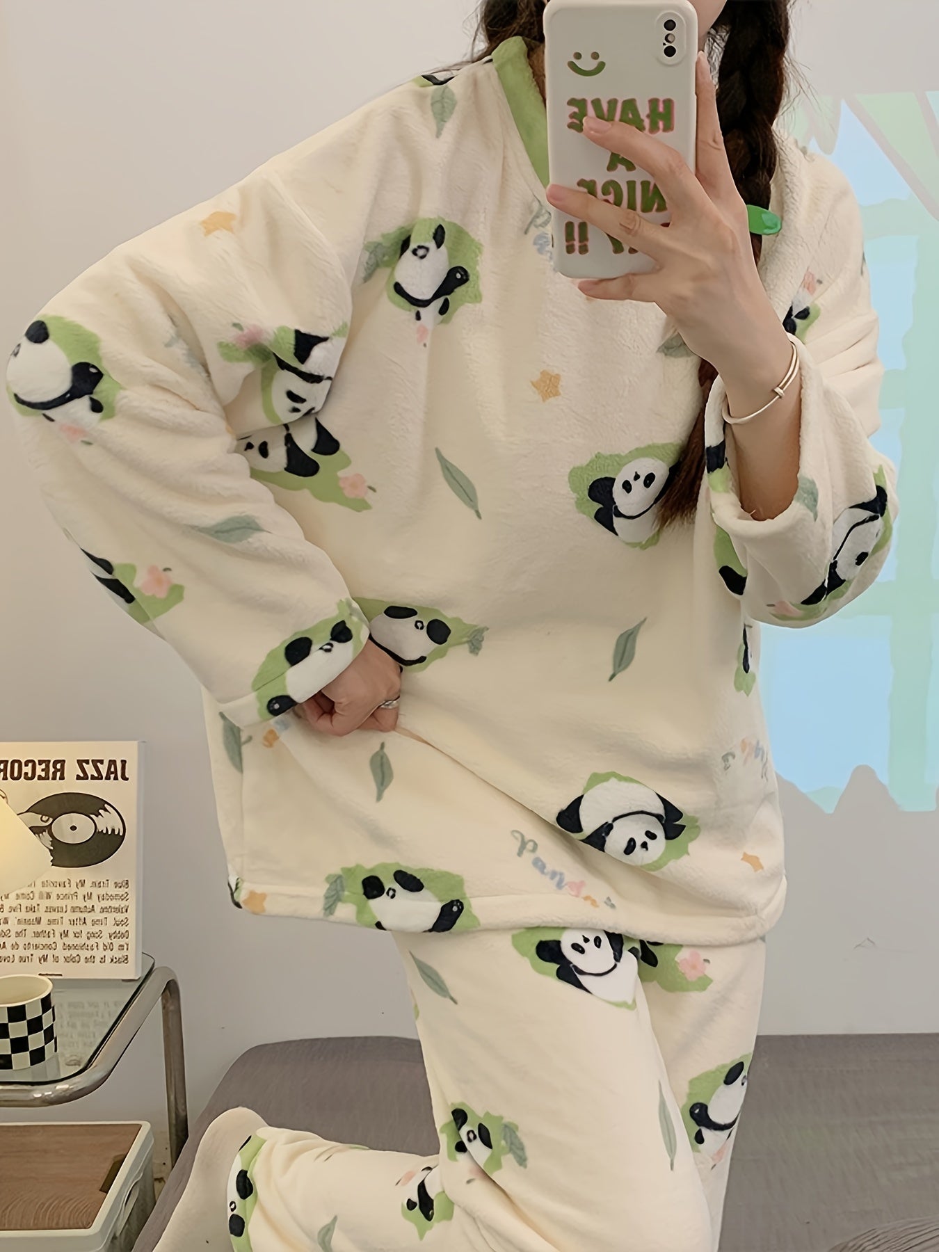 2 Women's Winter Flannel Pajamas Suit - Cute Cartoon Panda Pattern，round Neck，Long Sleeve，Knitted Fabric，Warm and Comfortable Homewear