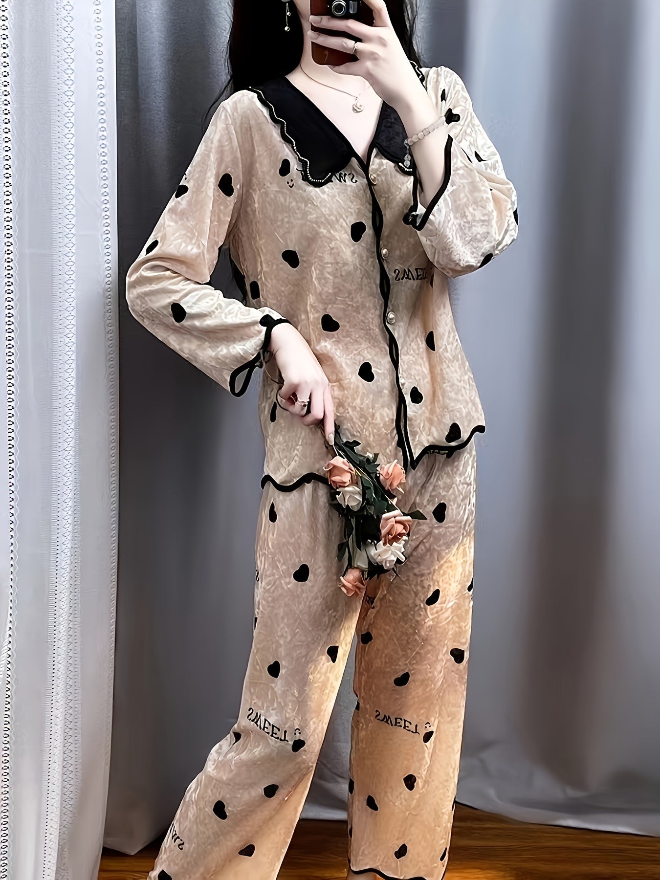 Elegant Velvet Women's Pajama Suit，With Beaded Details - V Collar Long Sleeve Top with Elastic Belt Pants，Geometric Pattern - Machine Washable - Perfect Choice for Autumn and Winter