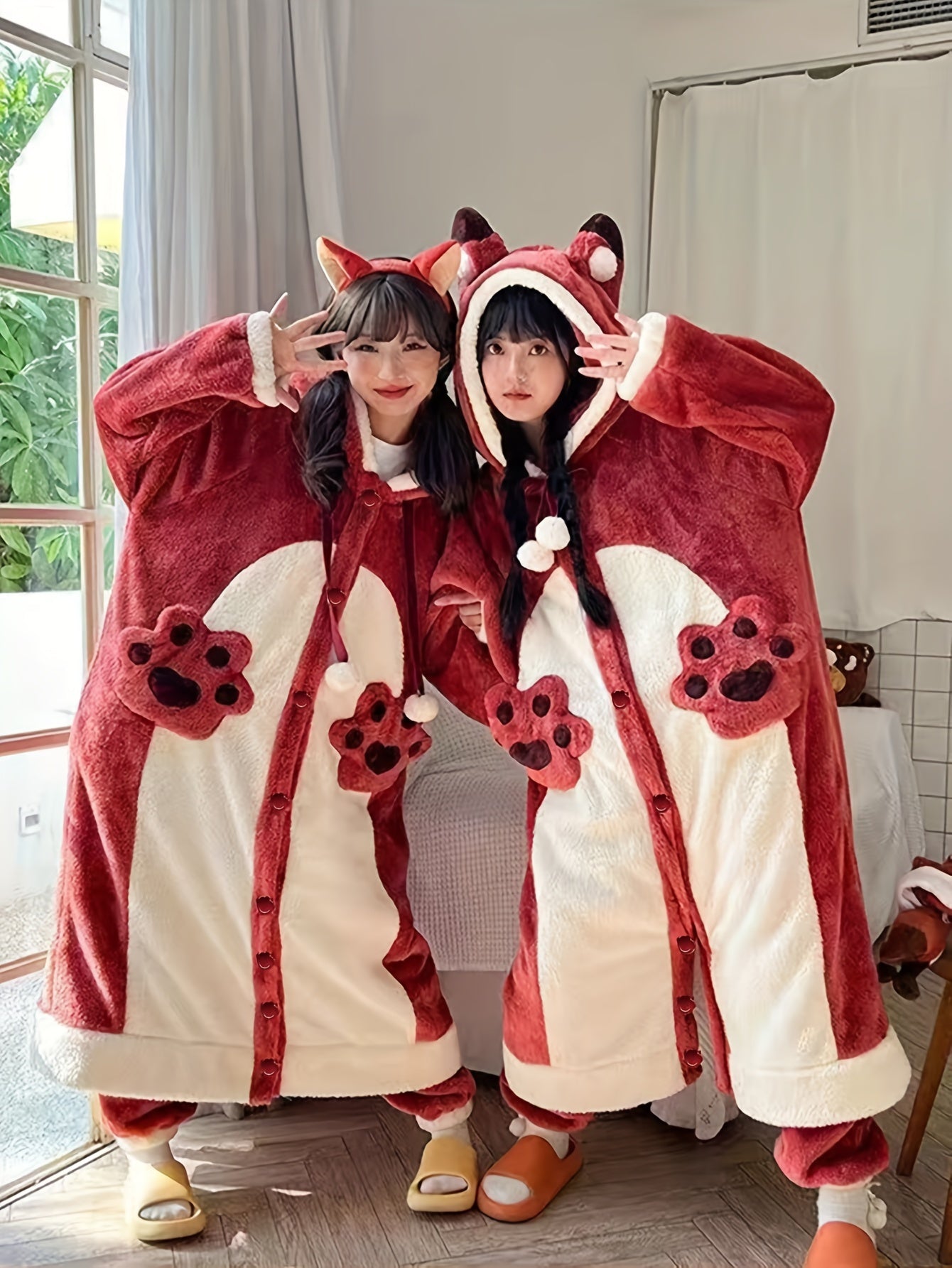 Autumn and Winter Cute Cartoon Fox Plush Thick Night-Robe，Long Sleeve Hooded Loose Pockets Nightgown，Women's Pajamas and Dress