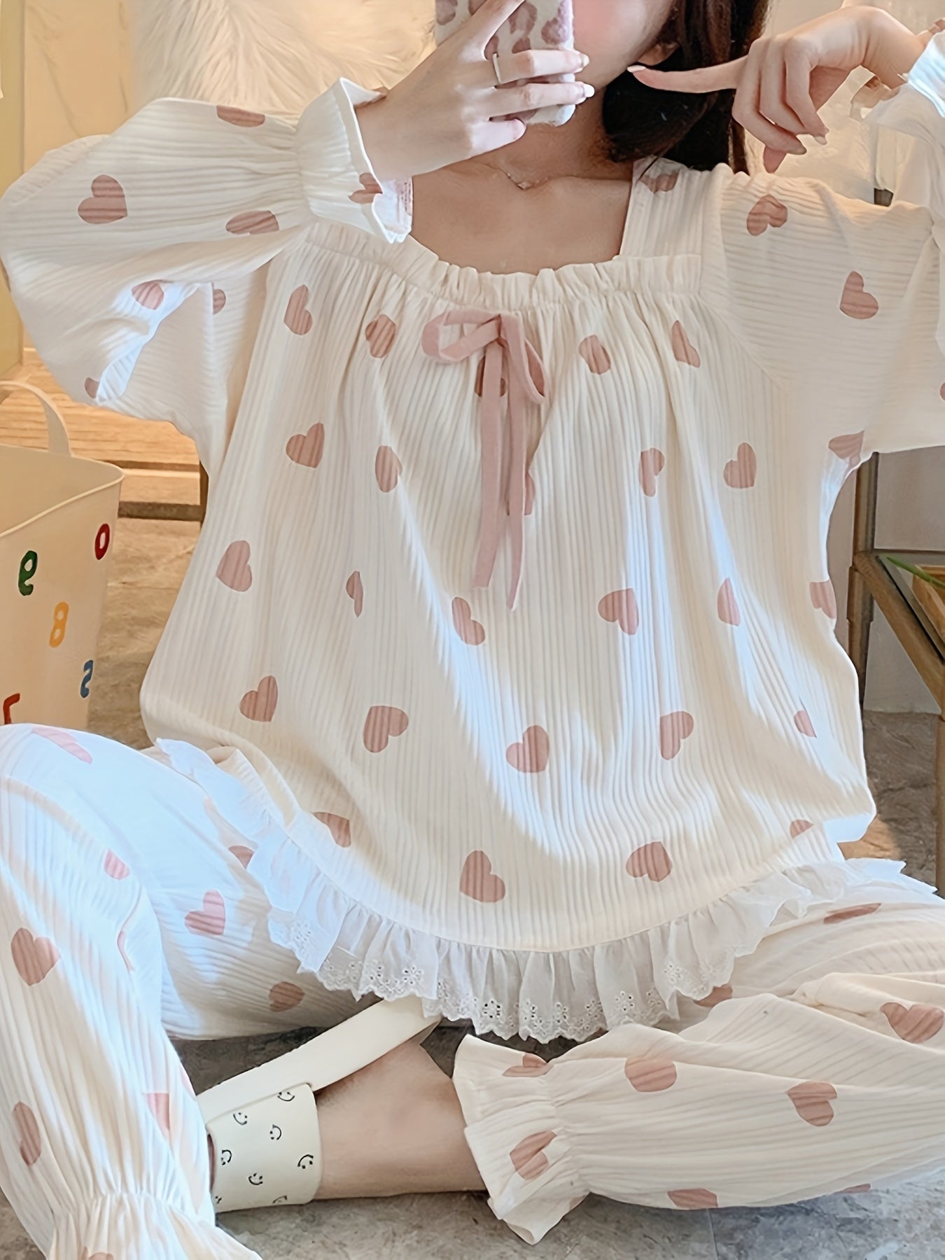 Women's Heart Shape Printed Sweet Rib Ruffled Decorative Pajamas Suit，Ruffle Sleeve Bow Decoration Square Collar Top and Pants，Comfortable and Loose Autumn Version