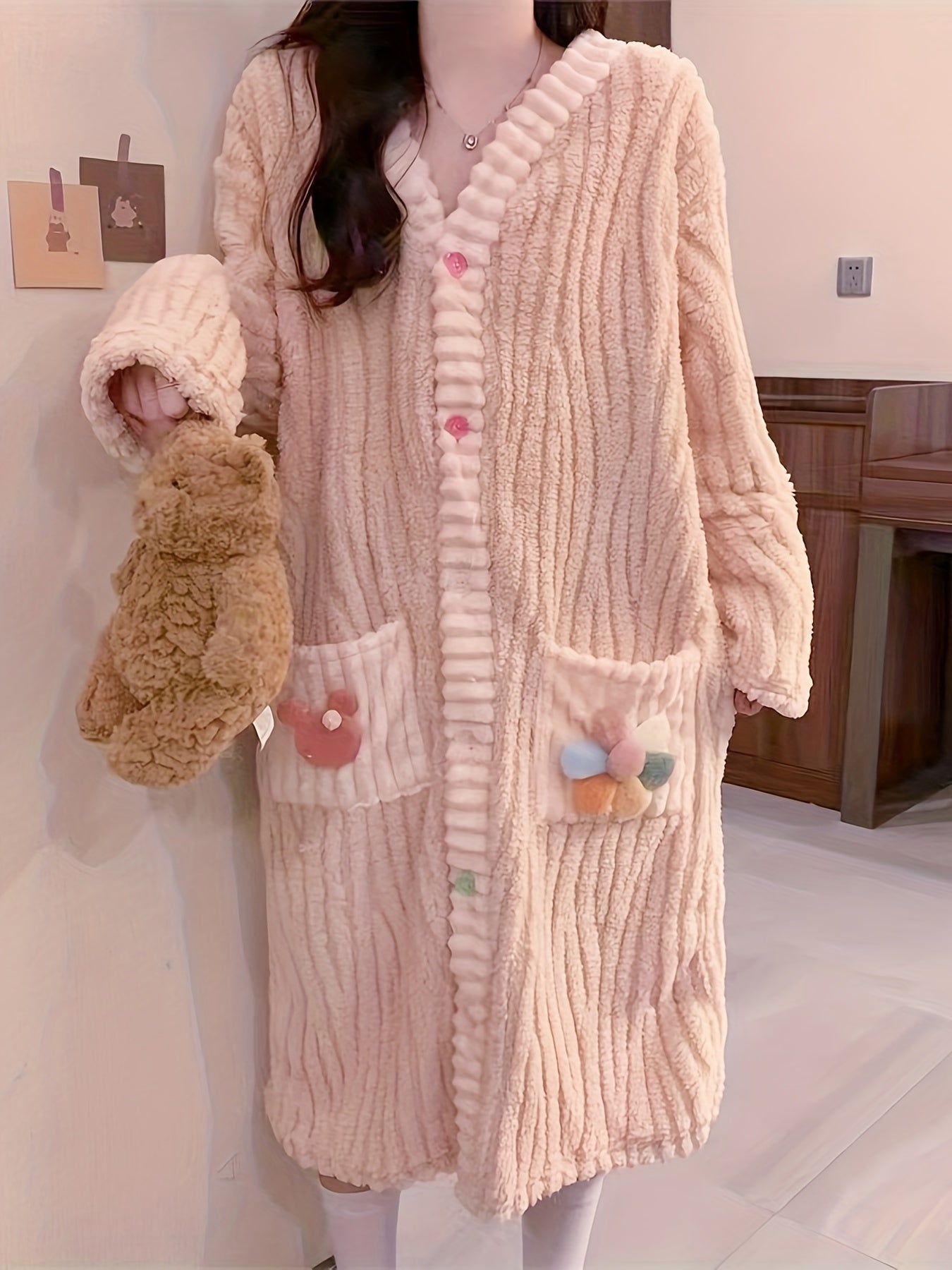 Women's Floral Decorative Plush Thick Night-Robe，Long Sleeve Button V Collar Robe with Pocket，Comfortable Winter Pajamas