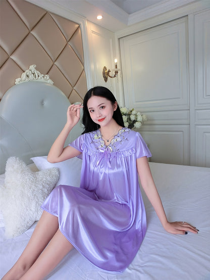 Elegant Ladies Travel Nightgown：V Collar，Short Sleeve，Embroidered Edge，Silk Satin，Light，Spring and Summer，Adult Size，Suitable for Hotels Or Families