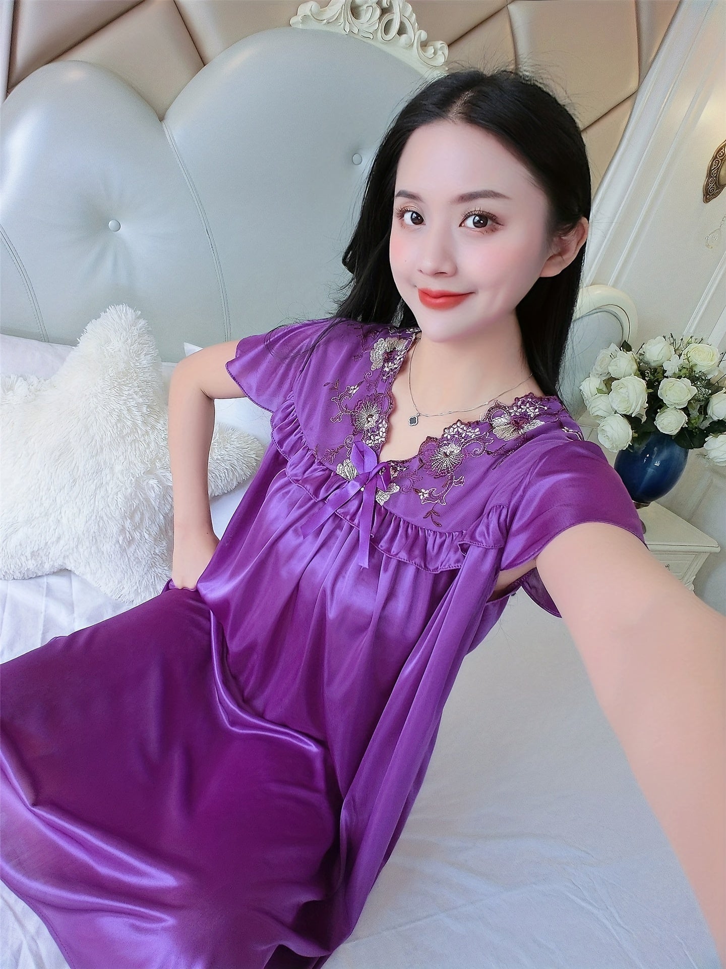 Elegant Ladies Travel Nightgown：V Collar，Short Sleeve，Embroidered Edge，Silk Satin，Light，Spring and Summer，Adult Size，Suitable for Hotels Or Families