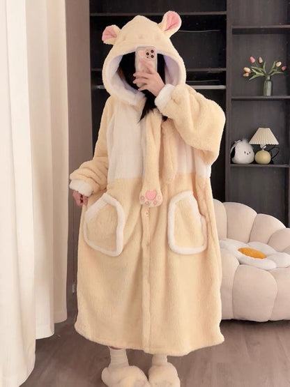 Thick Warm Women's Long Pajamas Dress Made of Coral Fleece Suitable for Wearing at Home in Autumn and Winter