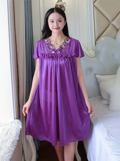 Elegant Ladies Travel Nightgown：V Collar，Short Sleeve，Embroidered Edge，Silk Satin，Light，Spring and Summer，Adult Size，Suitable for Hotels Or Families