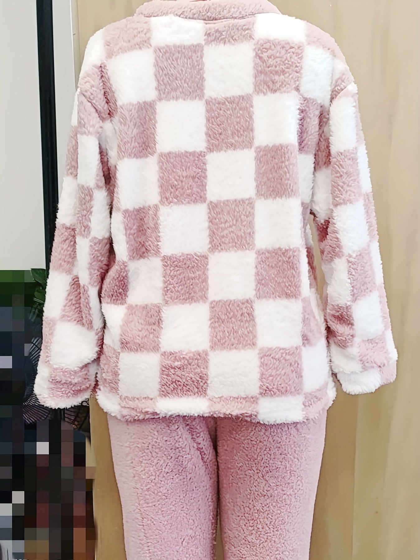 Comfortable Coral Fleece Women's Pajama Suit - Cute Pink Plaid，Thick Flannel Long-Sleeved Trousers Homewear，Suitable for Autumn and Winter