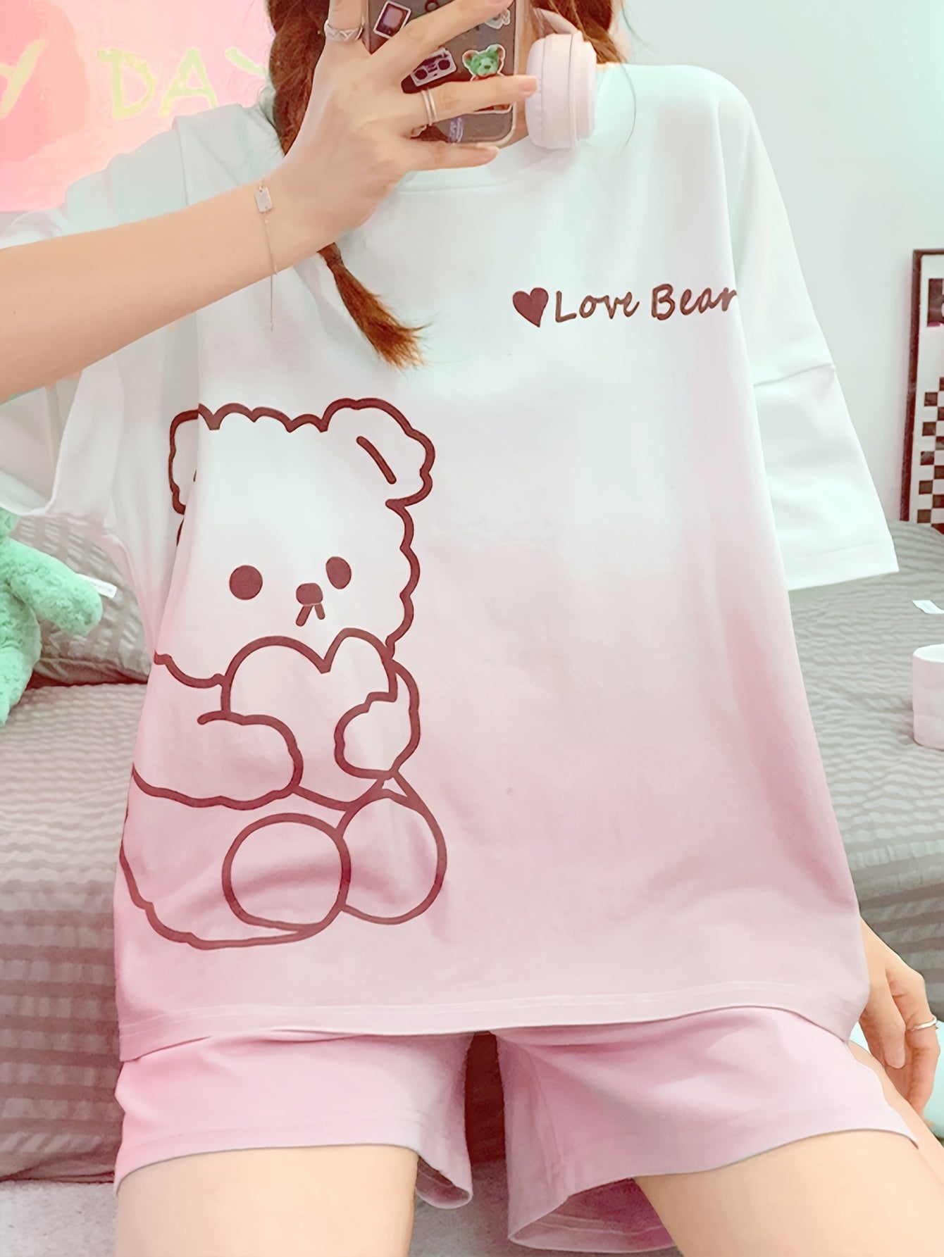 Cute Little Bear and Letter Print Gradient Loose Design Pajamas Suit，Short Sleeve round Neck Top and Elastic Shorts，Women's Pajamas