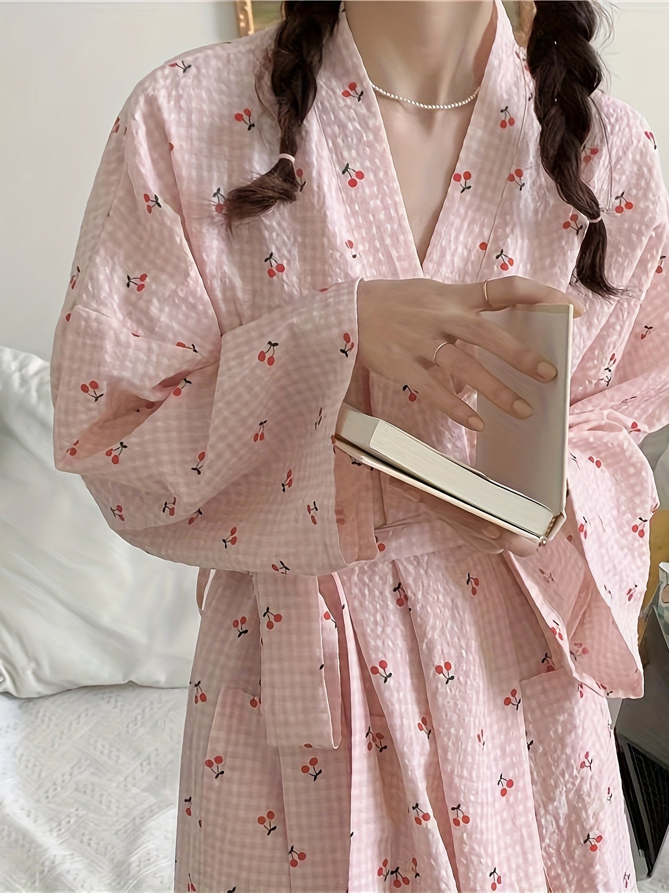 Dream night，Elegant Women's Long Pajamas - V Collar，Floral Printed Tape Lace-up Details，Machine Washable - Perfect Choice for Spring and Autumn