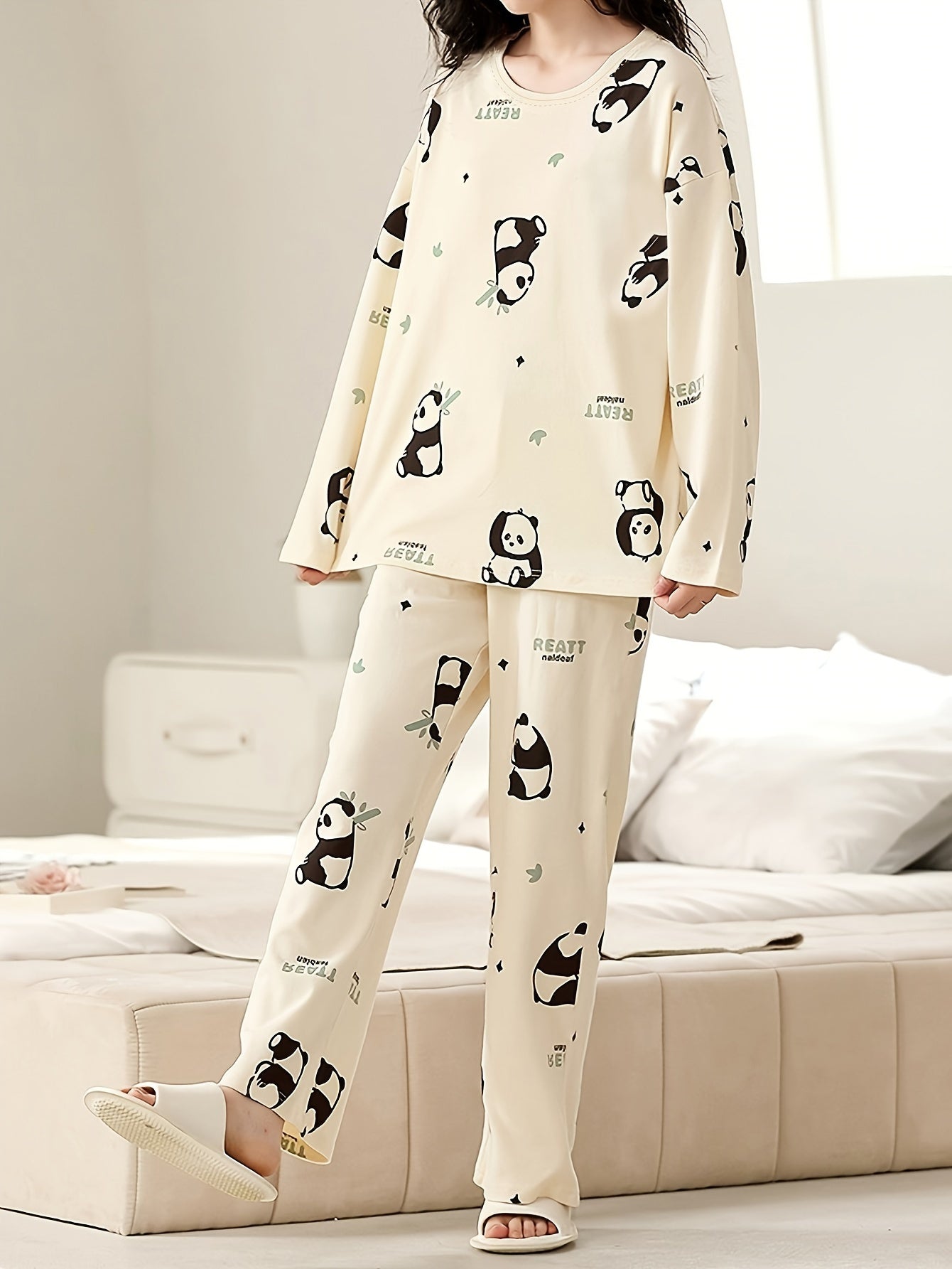 Cute Panda and Casual Suit Printed with Letters：Long Sleeve Round Neck Top and Pants，Autumn and Winter New Ladies' Homewear and Pajamas