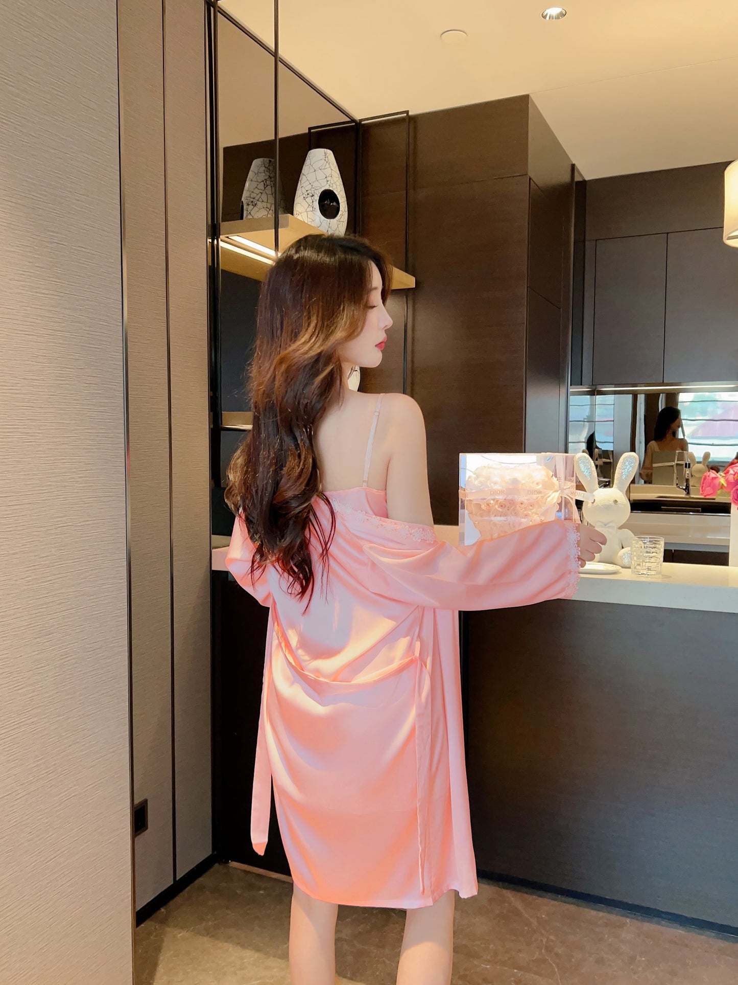 Lady Sexy Solid Color Satin Applique Pajamas Suit、V Collar Suspender Skirt and 3/4 Sleeve Nightgown、Comfortable Loose Design、Summer Pajamas