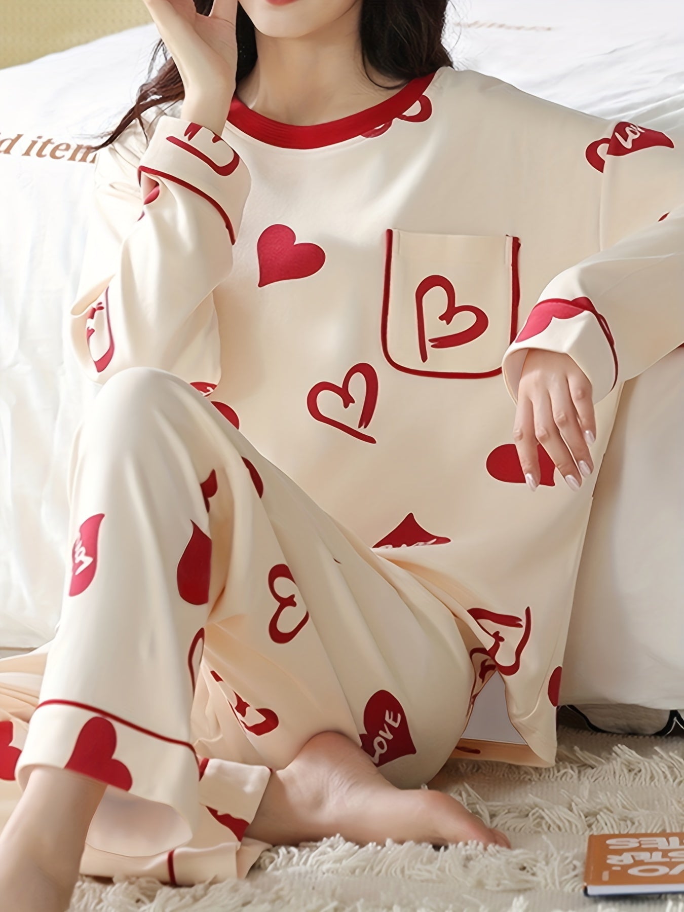 Comfortable Heart Printing Women's Pajama Suit - Long Sleeve and Pants，Soft Polyester Blending，Machine Washable - Spring/Perfect Choice for Autumn