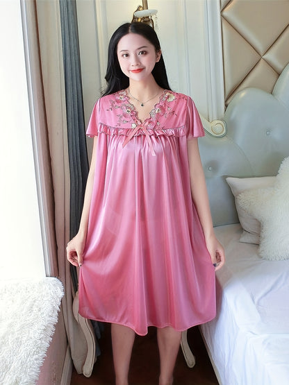 Elegant Ladies Travel Nightgown：V Collar，Short Sleeve，Embroidered Edge，Silk Satin，Light，Spring and Summer，Adult Size，Suitable for Hotels Or Families