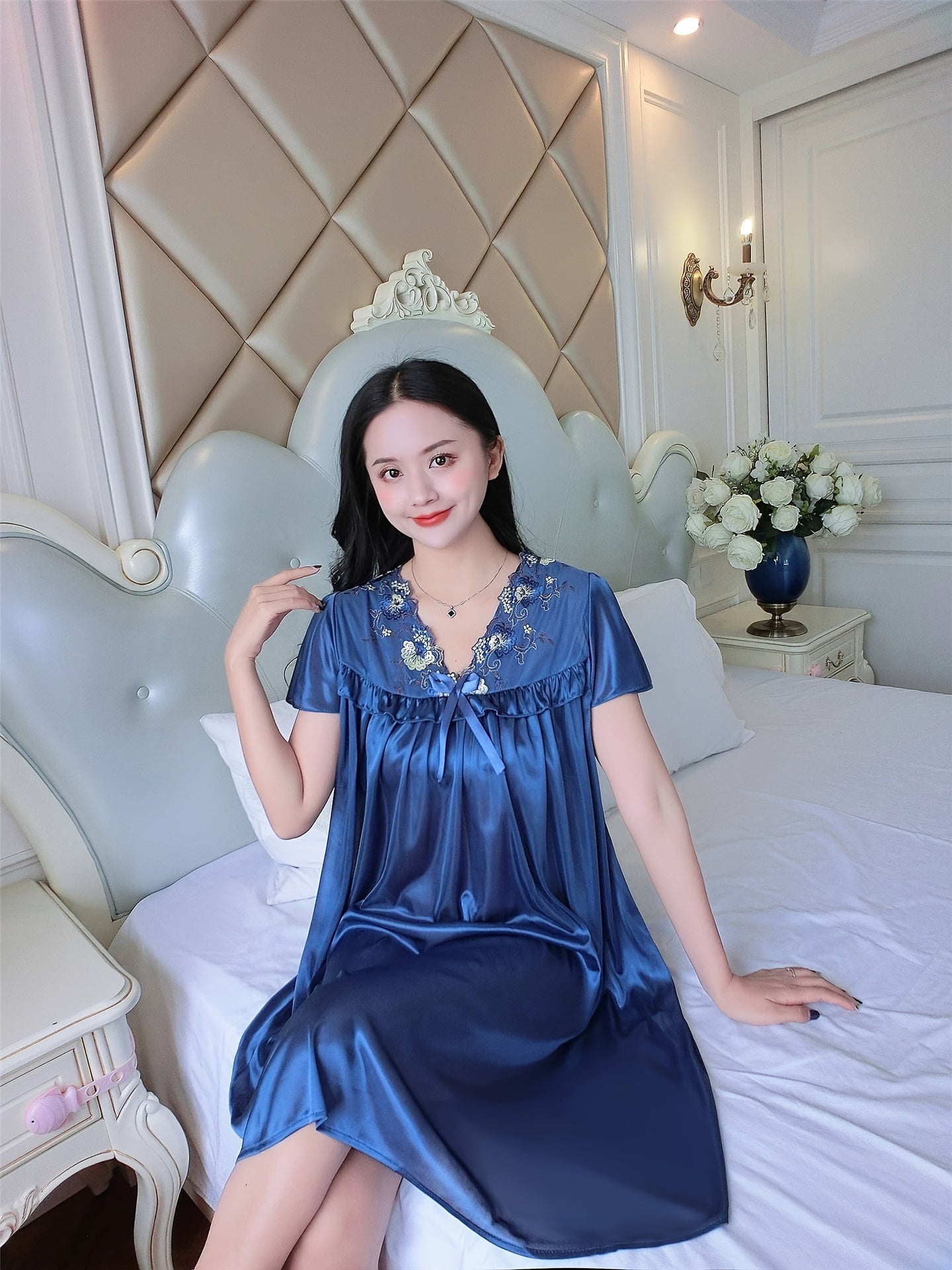 Elegant Ladies Travel Nightgown：V Collar，Short Sleeve，Embroidered Edge，Silk Satin，Light，Spring and Summer，Adult Size，Suitable for Hotels Or Families