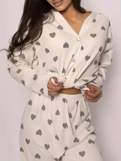 Two-Piece Casual Wear for Women，With Heart-Shaped Pattern，V Collar Design，Button Long Sleeve Top and Trousers，Very Suitable for Valentine's Day Wear。