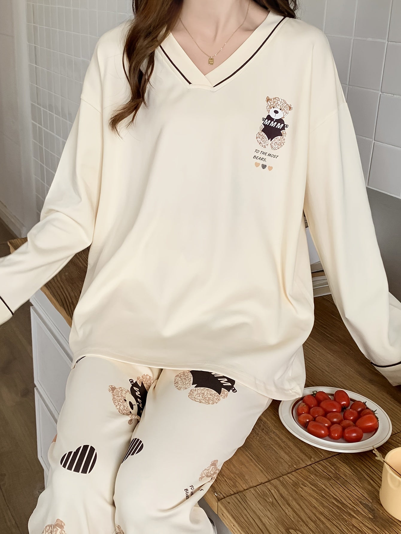 Women's Leisure V Collar Long Sleeve Pajamas Suit，Polyester Knitted Fabric，Elastic Fiber，Letter Pattern，Comfortable Casual Wear，with Pocket，Suitable for Autumn/Winter，Heart-Shaped Bear，Homewear，Two-Piece Set