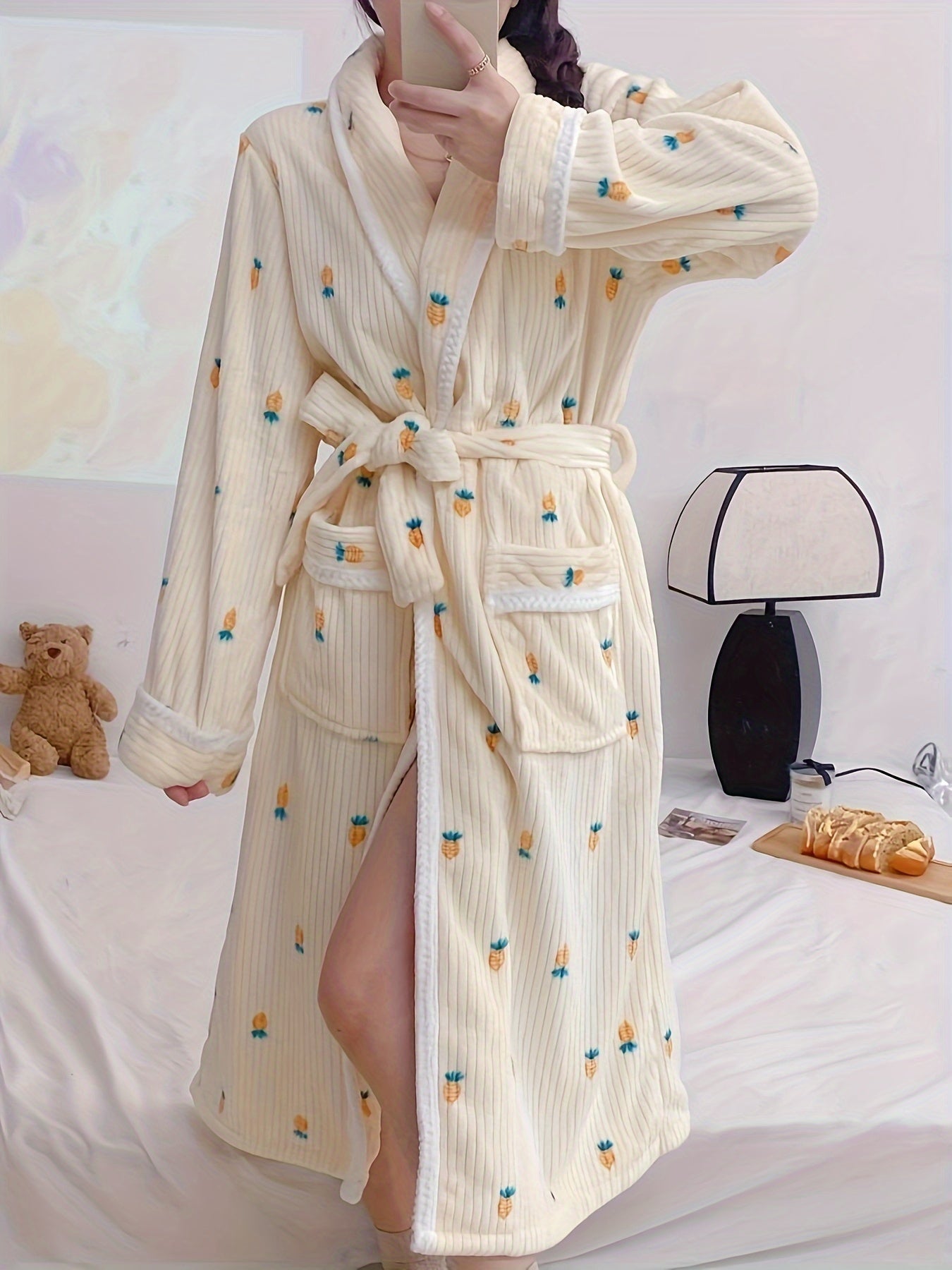 Fall and Winter Cute Full Body Carrot Pattern Rib Velvet Thick Night-Robe，Long Sleeve Lapel Nightgown with Pockets，Women's Pajamas and Dress