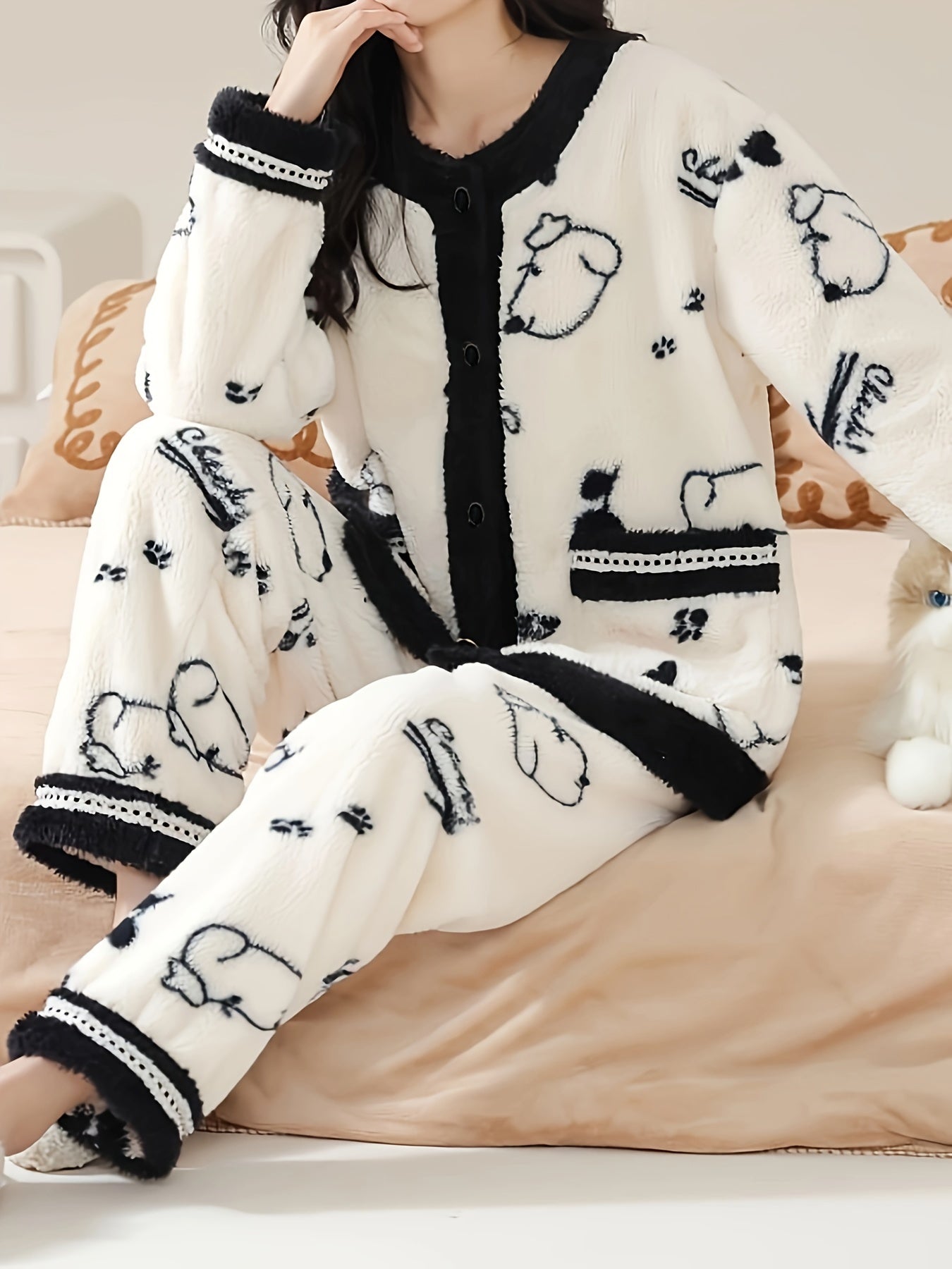 Cozy Cartoon Printed Women's Pajama Suit - Thick Fleece Lining V Collar Cardigan and Trousers，Machine Washable，Autumn and Winter Warm