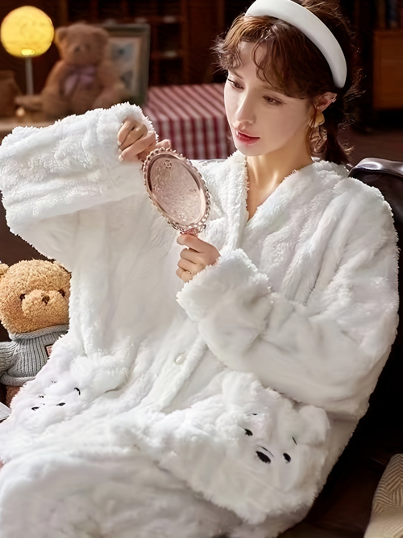 Cute Bear and Letter Printed Fleece Jacquard Pajamas Suit，Long Sleeve Button V Collar Top and Elastic Pants，Women's Pajamas and Homewear