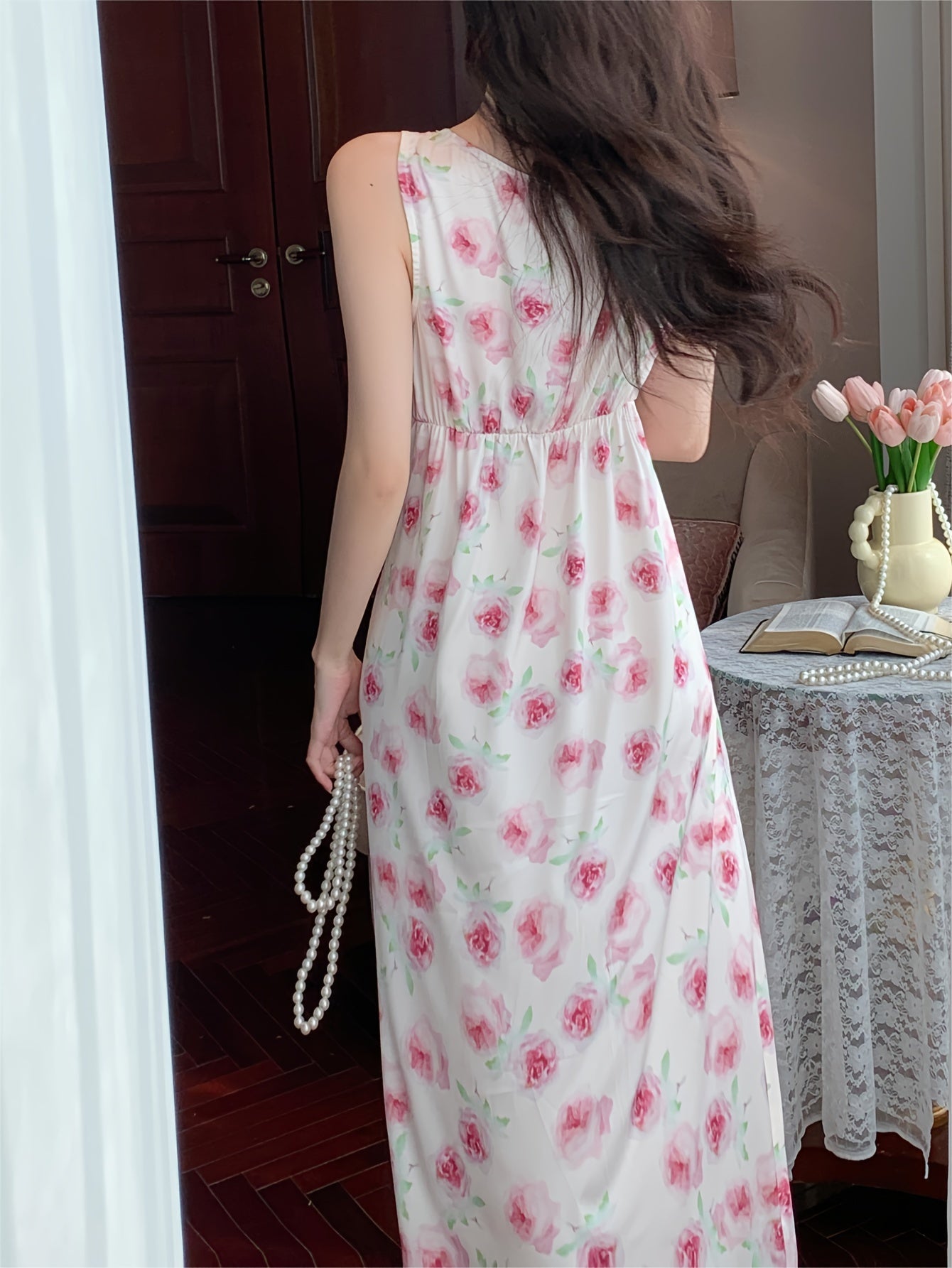 Women's Floral Print Elegant Satin Contrast Lace Pajamas Dress，V Collar Sleeveless Mid-Length Dress，Comfortable Pajamas