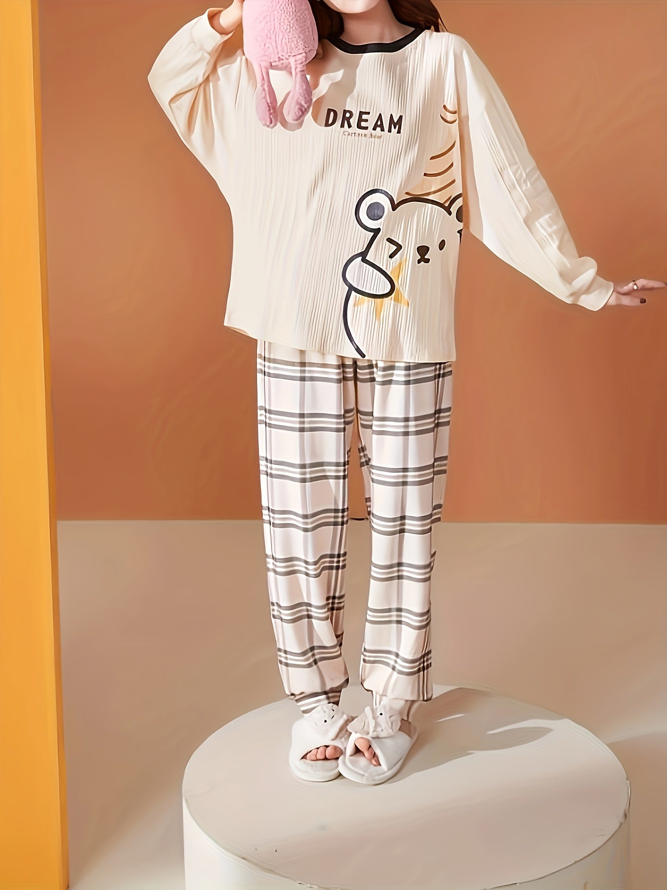 Women's Casual Cartoon Bear Pattern round Neck Long Sleeve Pajamas Suit，Polyester Knitted Fabric Top with Patterned Trousers，Comfortable Four Seasons Pajamas