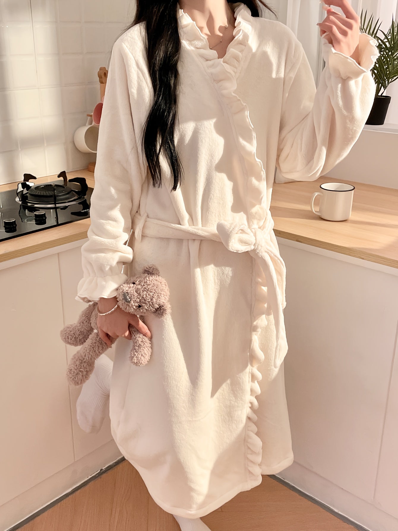 1 Elegant Lady V Collar Polyester Fiber Pajamas - 100% Polyester Fiber Knitted Cloth，Solid Color，Lace-up Details，Autumn and Winter Thermal Flannel Bathrobe，Thick，Coral Fleece