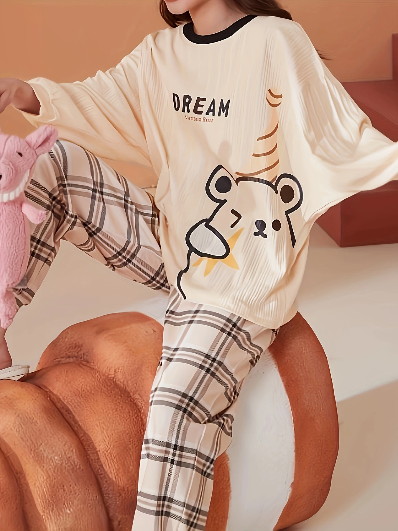 Women's Casual Cartoon Bear Pattern round Neck Long Sleeve Pajamas Suit，Polyester Knitted Fabric Top with Patterned Trousers，Comfortable Four Seasons Pajamas