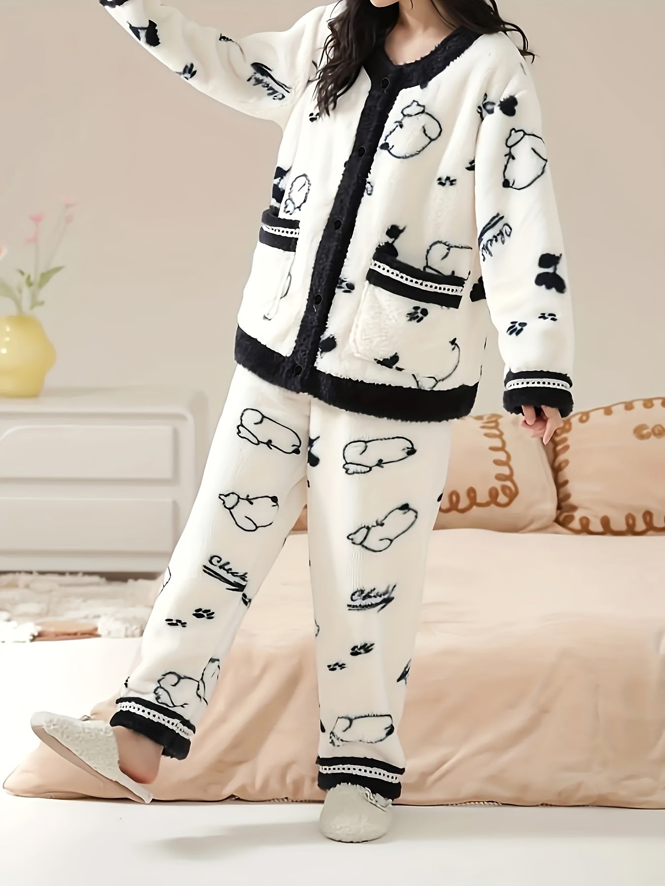 Cozy Cartoon Printed Women's Pajama Suit - Thick Fleece Lining V Collar Cardigan and Trousers，Machine Washable，Autumn and Winter Warm