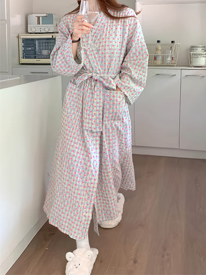 An Elegant Heart-Shaped Plaid Women's Long Sleeve V Collar Pajamas，Polyester Fiber Knitted Home Wear，with Pocket，Suitable for Spring, Summer and Autumn，Adult Comfort Bathrobe