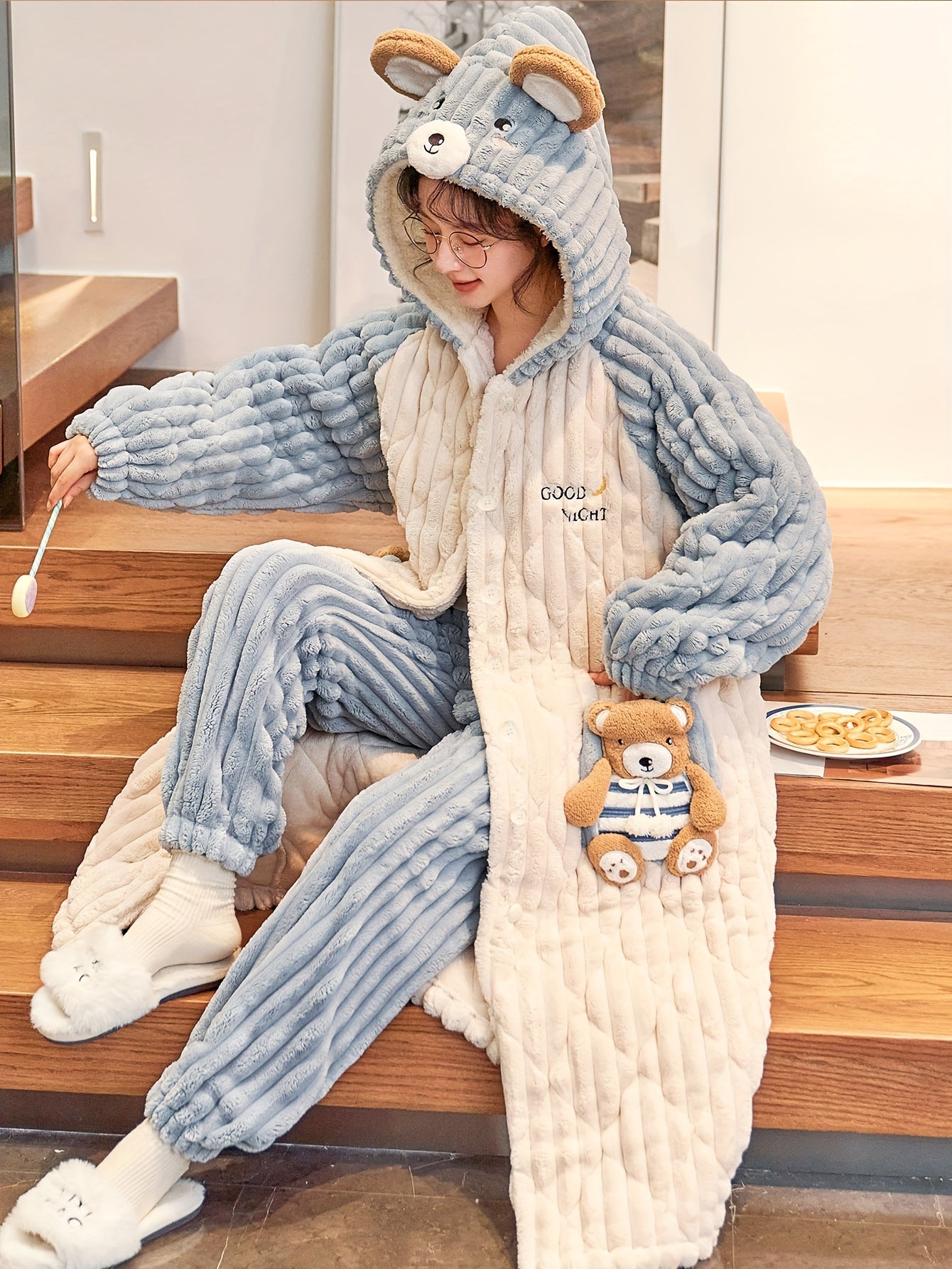 Winter Cartoon Bear Hooded Pajamas Suit，Women's Cute Style Polyester Long Sleeve Bathrobe and Pants，Embroidery Plush Homewear，Thick Velvet Lined Warm Pajamas，Hooded Design