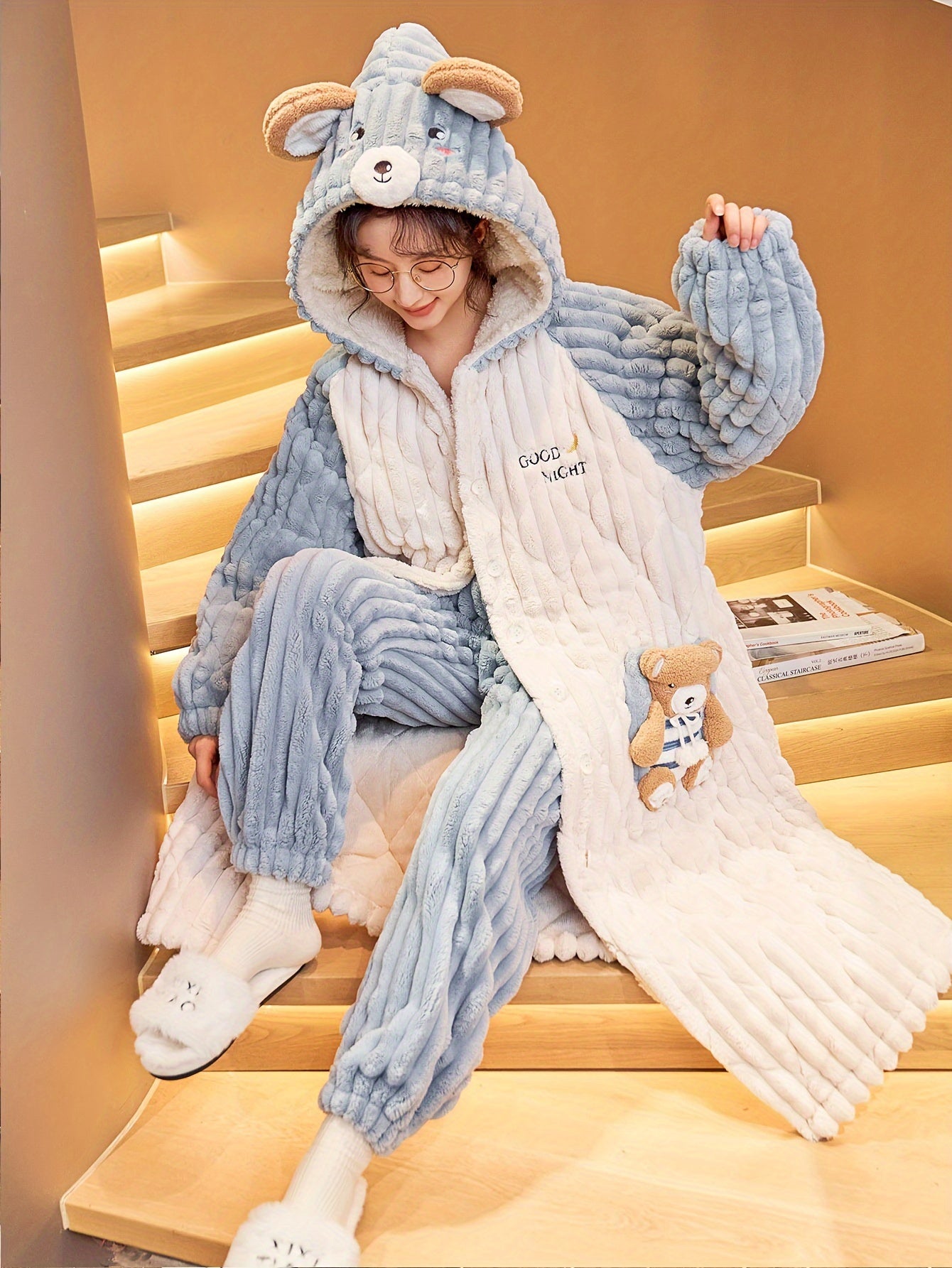 Winter Cartoon Bear Hooded Pajamas Suit，Women's Cute Style Polyester Long Sleeve Bathrobe and Pants，Embroidery Plush Homewear，Thick Velvet Lined Warm Pajamas，Hooded Design