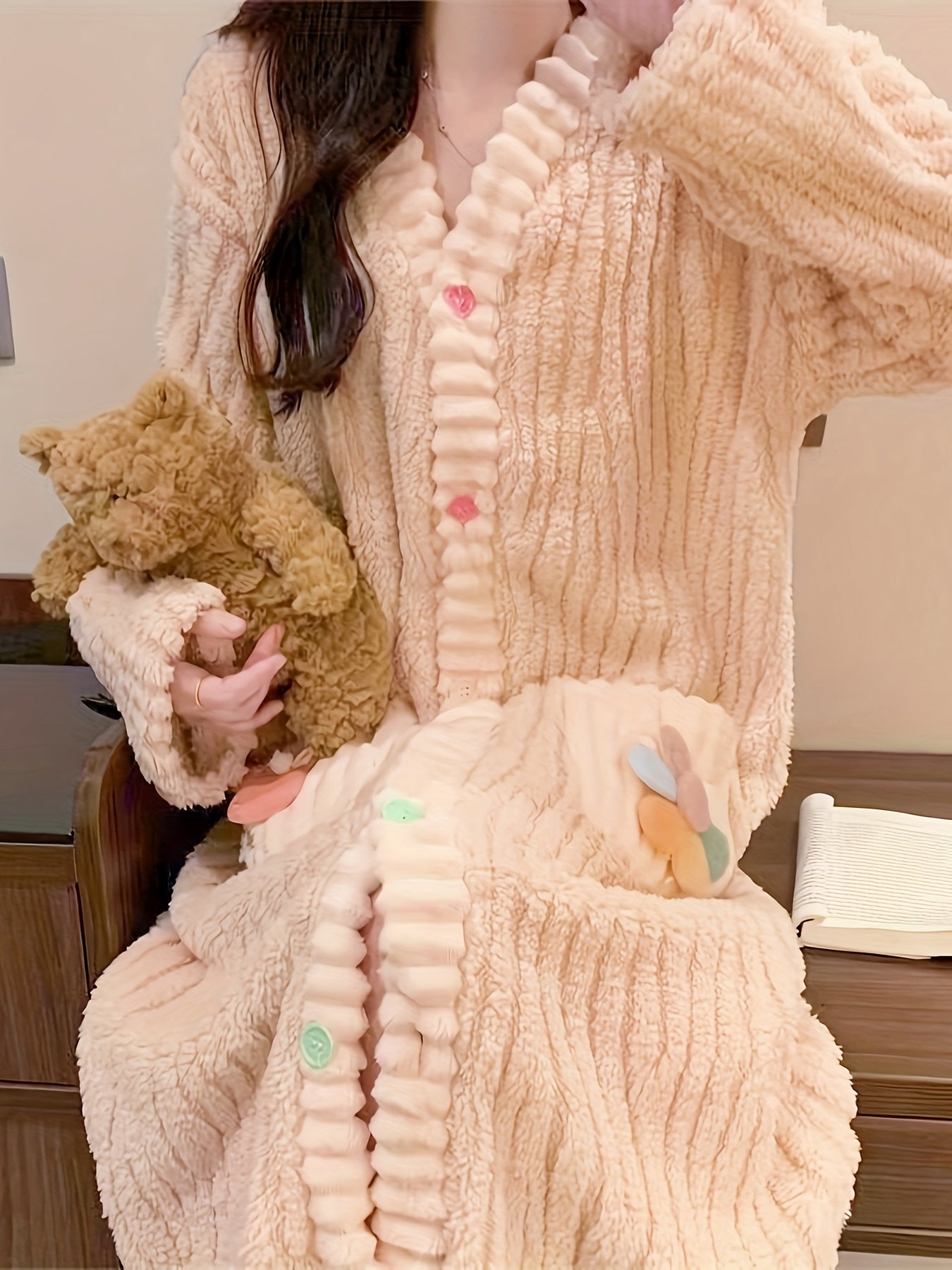 Women's Floral Decorative Plush Thick Night-Robe，Long Sleeve Button V Collar Robe with Pocket，Comfortable Winter Pajamas