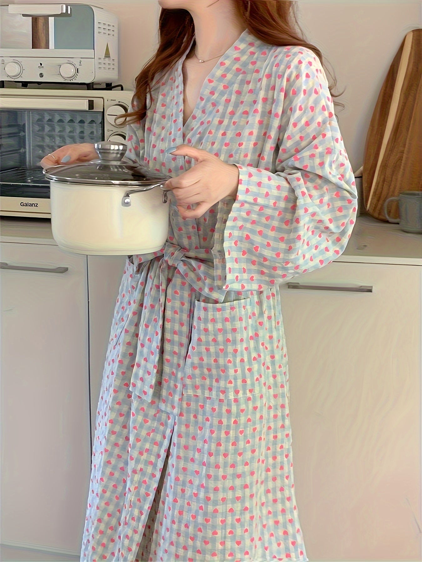 Large Size Elegant Women's Pajamas，Heart-Shaped and Plaid Printed Long Sleeves V Collar Loose Robe，with Belt，Spring and Summer，Homewear，Bathrobe