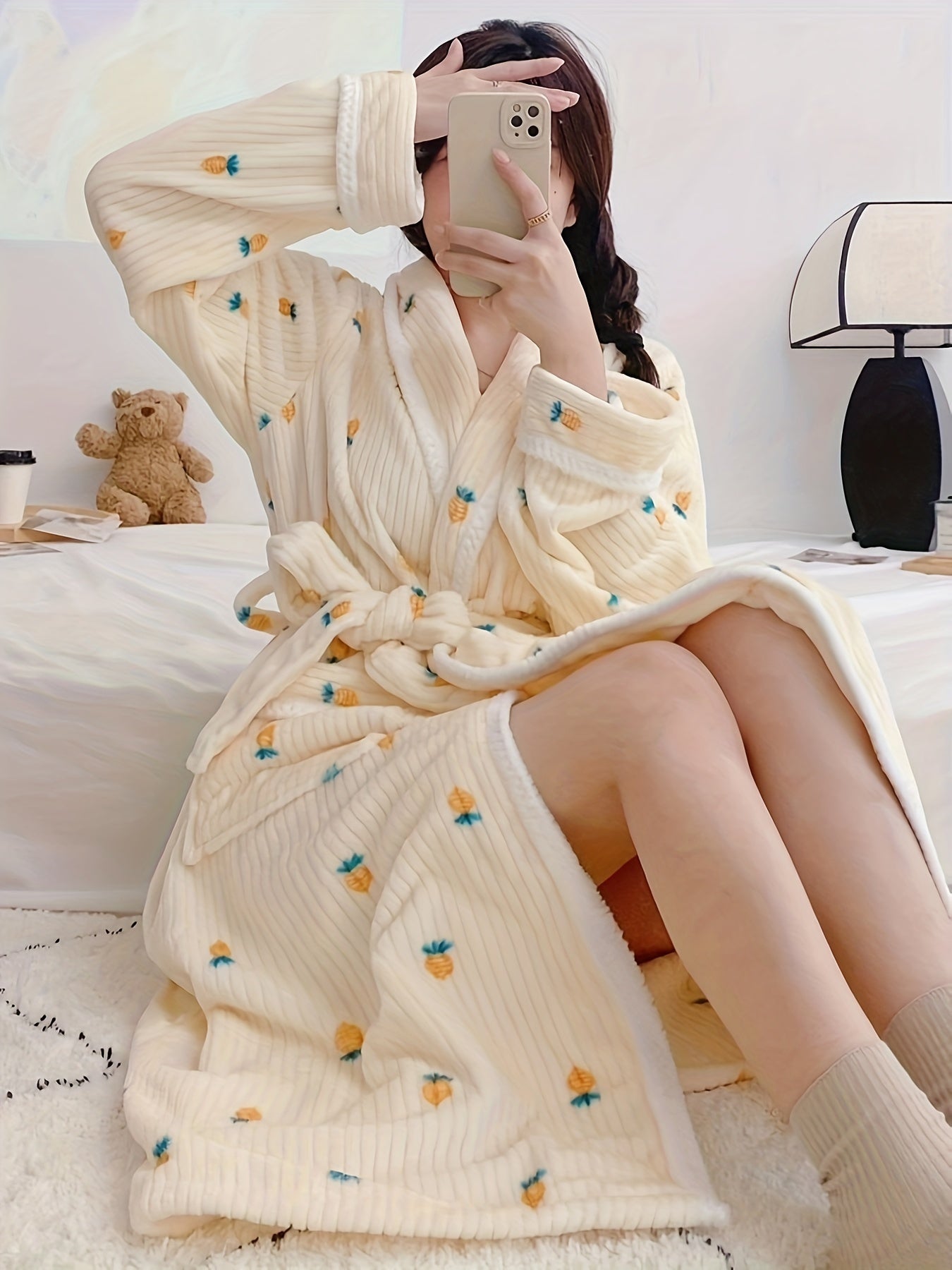 Fall and Winter Cute Full Body Carrot Pattern Rib Velvet Thick Night-Robe，Long Sleeve Lapel Nightgown with Pockets，Women's Pajamas and Dress