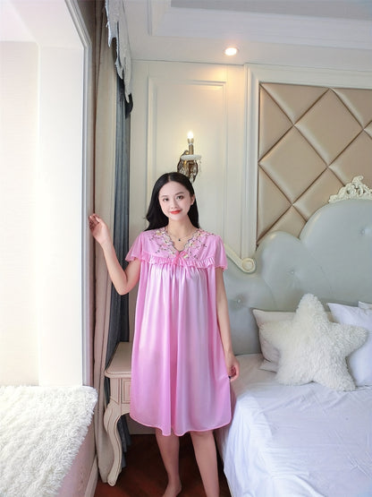 Elegant Ladies Travel Nightgown：V Collar，Short Sleeve，Embroidered Edge，Silk Satin，Light，Spring and Summer，Adult Size，Suitable for Hotels Or Families