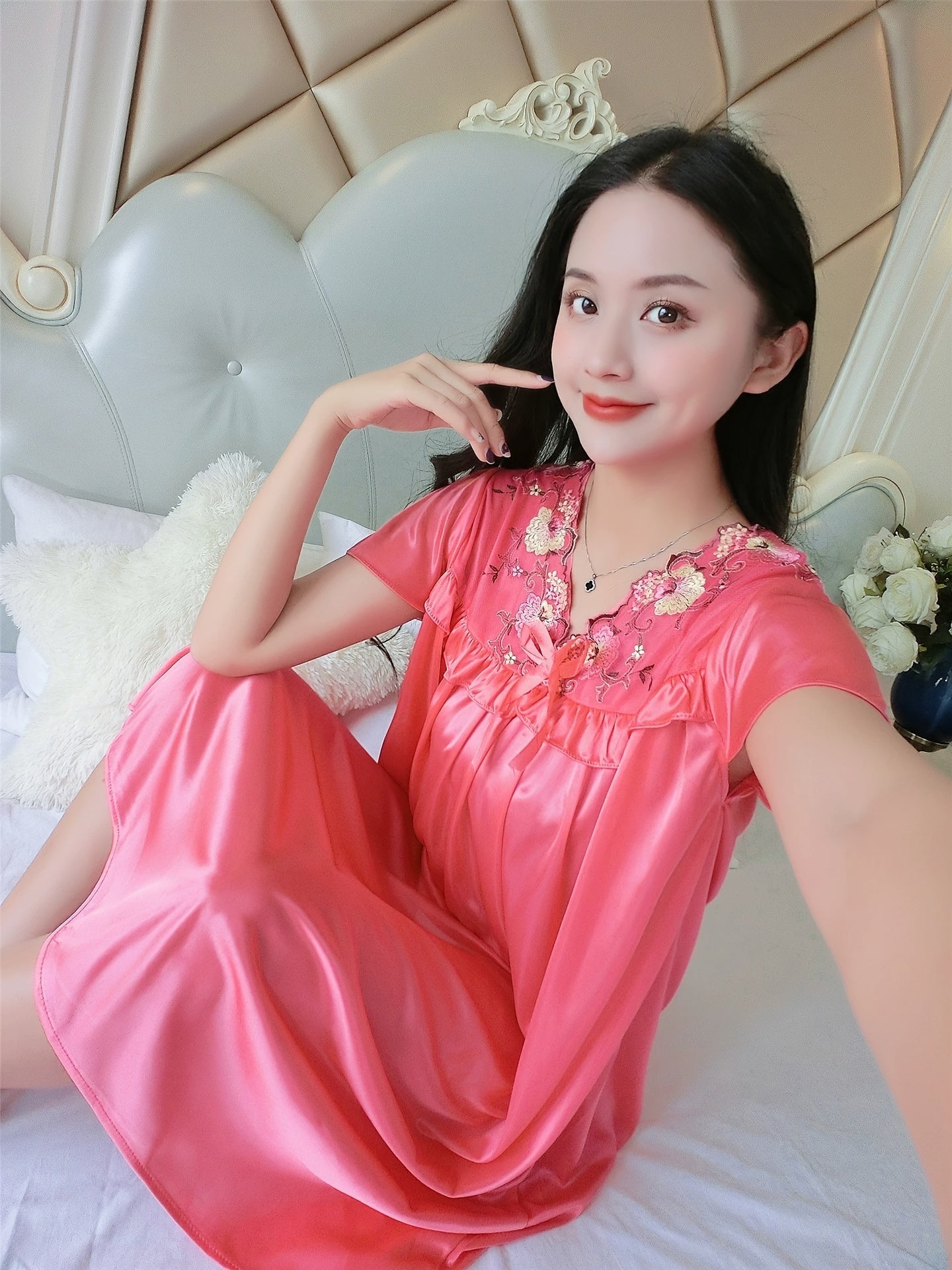 Elegant Ladies Travel Nightgown：V Collar，Short Sleeve，Embroidered Edge，Silk Satin，Light，Spring and Summer，Adult Size，Suitable for Hotels Or Families