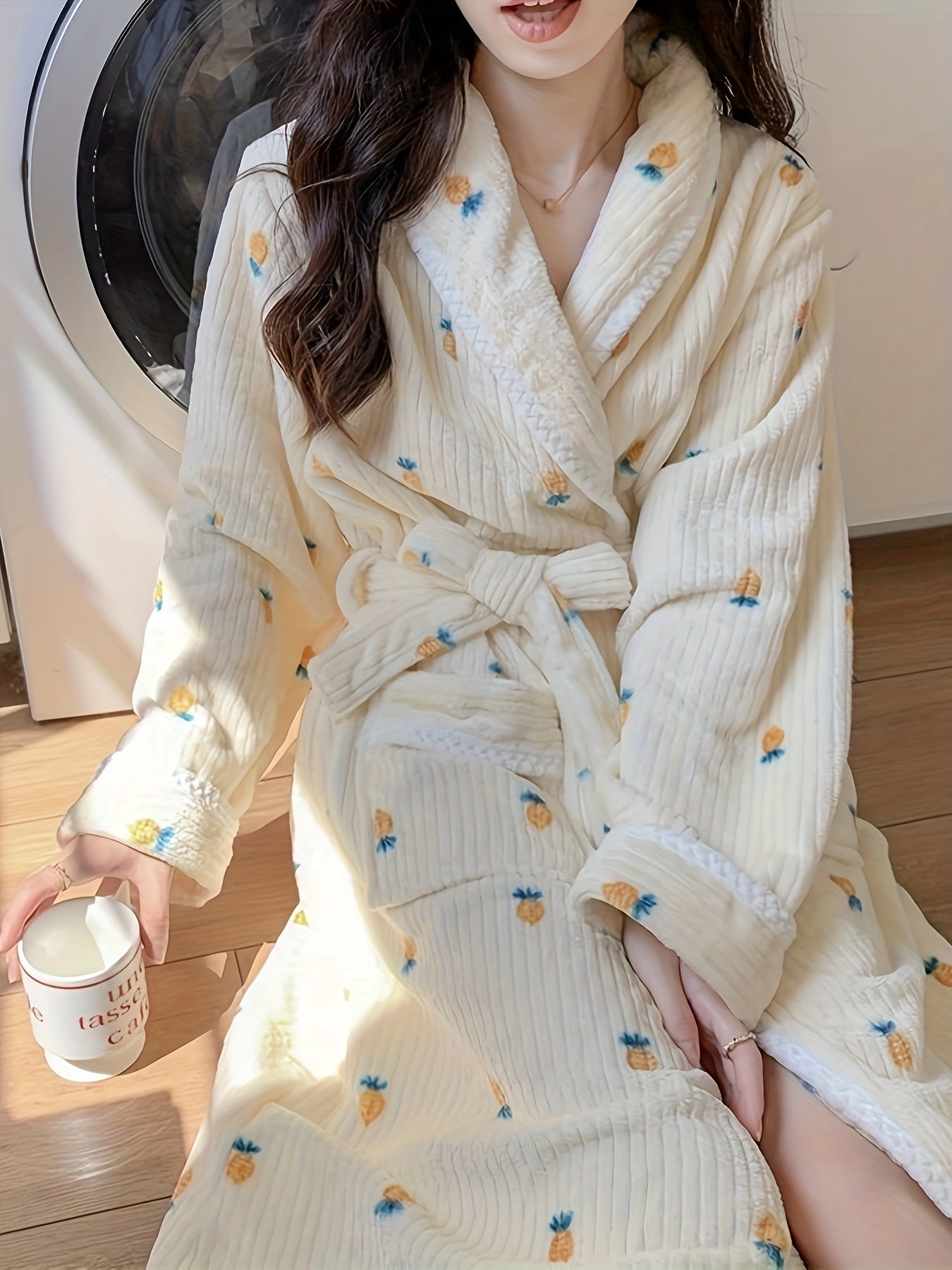 Fall and Winter Cute Full Body Carrot Pattern Rib Velvet Thick Night-Robe，Long Sleeve Lapel Nightgown with Pockets，Women's Pajamas and Dress