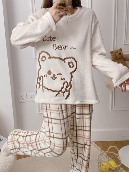 Women's Cute Cartoon and Letter Pattern Wool Thick Pajamas Suit，Long Sleeve Round Neck Top and Plaid Pants，Comfortable and Loose Suitable for Autumn and Winter