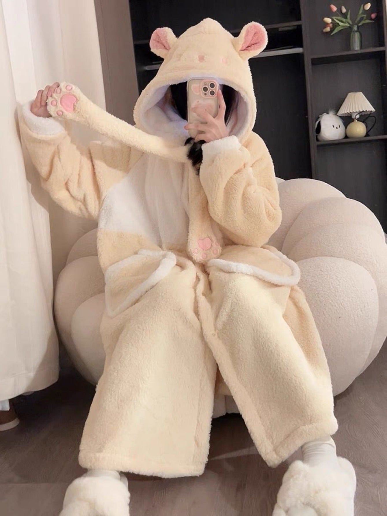 Thick Warm Women's Long Pajamas Dress Made of Coral Fleece Suitable for Wearing at Home in Autumn and Winter