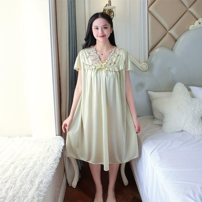 Elegant Ladies Travel Nightgown：V Collar，Short Sleeve，Embroidered Edge，Silk Satin，Light，Spring and Summer，Adult Size，Suitable for Hotels Or Families