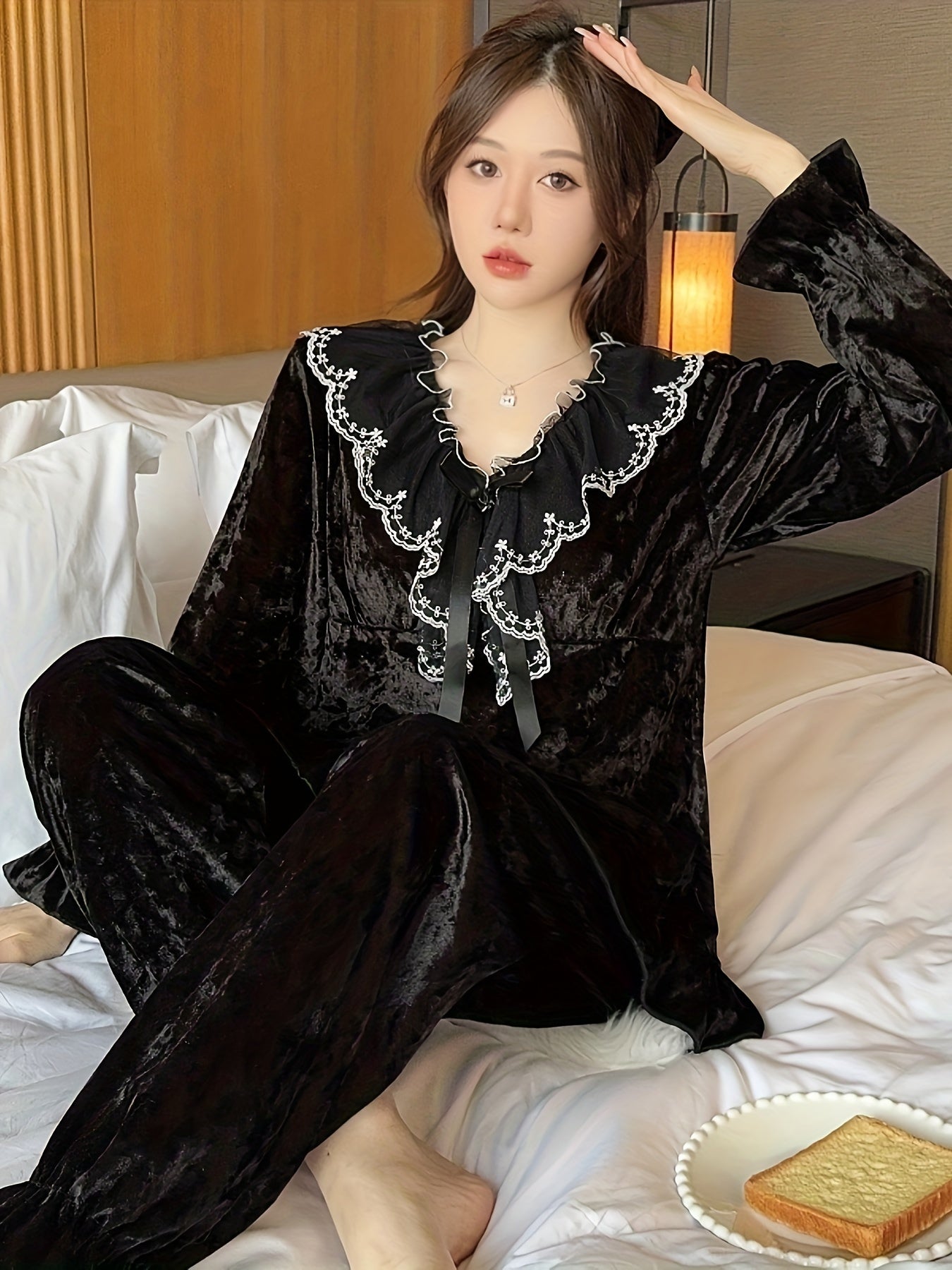 Elegant Velvet Women's Pajama Suit，Lace Trim & Removable Chest Pad - V Collar，Long Sleeve，Ruffled Hem - Spring, Autumn and Winter Perfect Choice